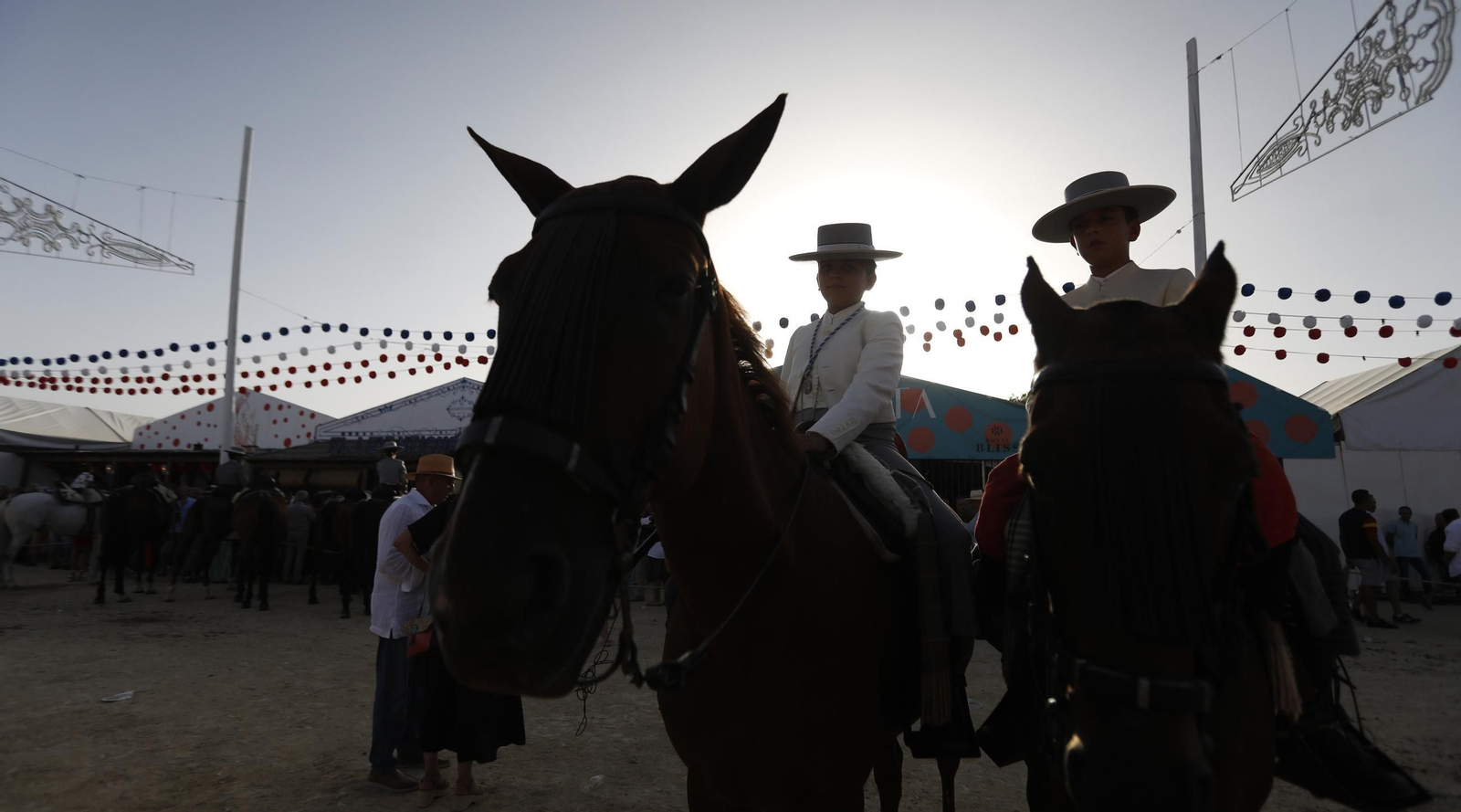 Búscate en las fotos del viernes en la Feria de Tarifa