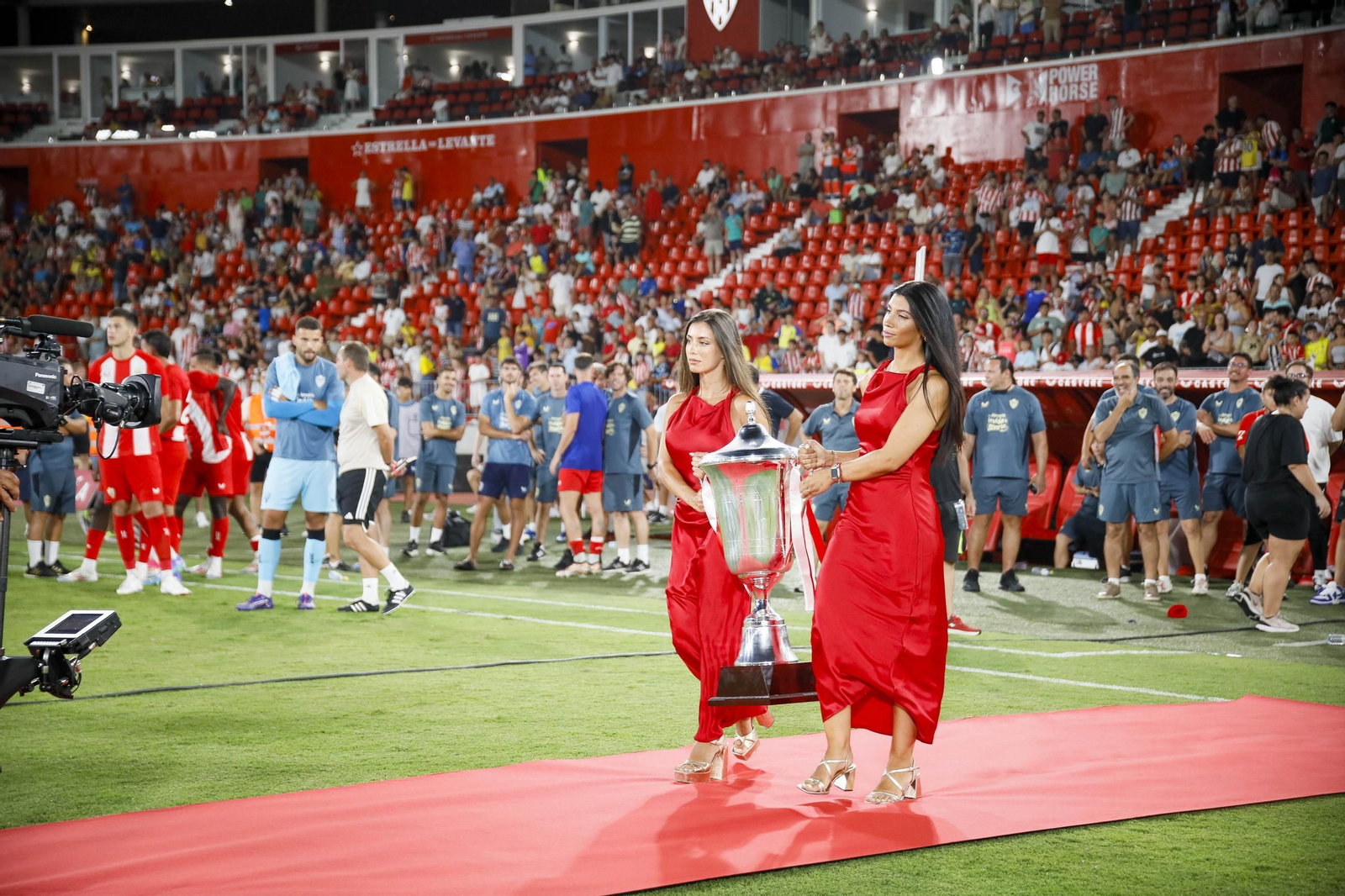 Imágenes del UD Almería-Al-Nassr, Memorial Juan Rojas