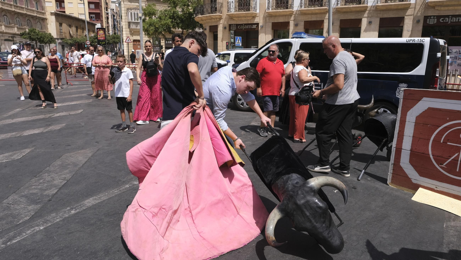 Exhibición de toreo de salón de la Escuela Taurina de Almería, en imágenes