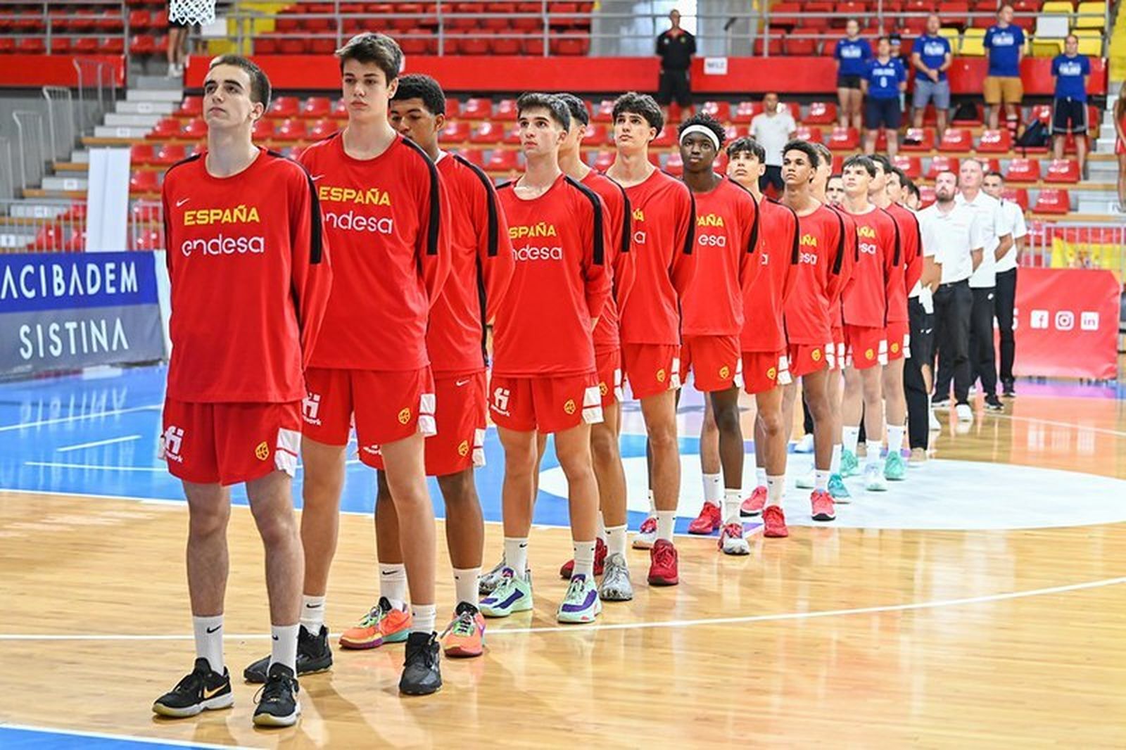 España se enfrenta este lunes a Finlandia