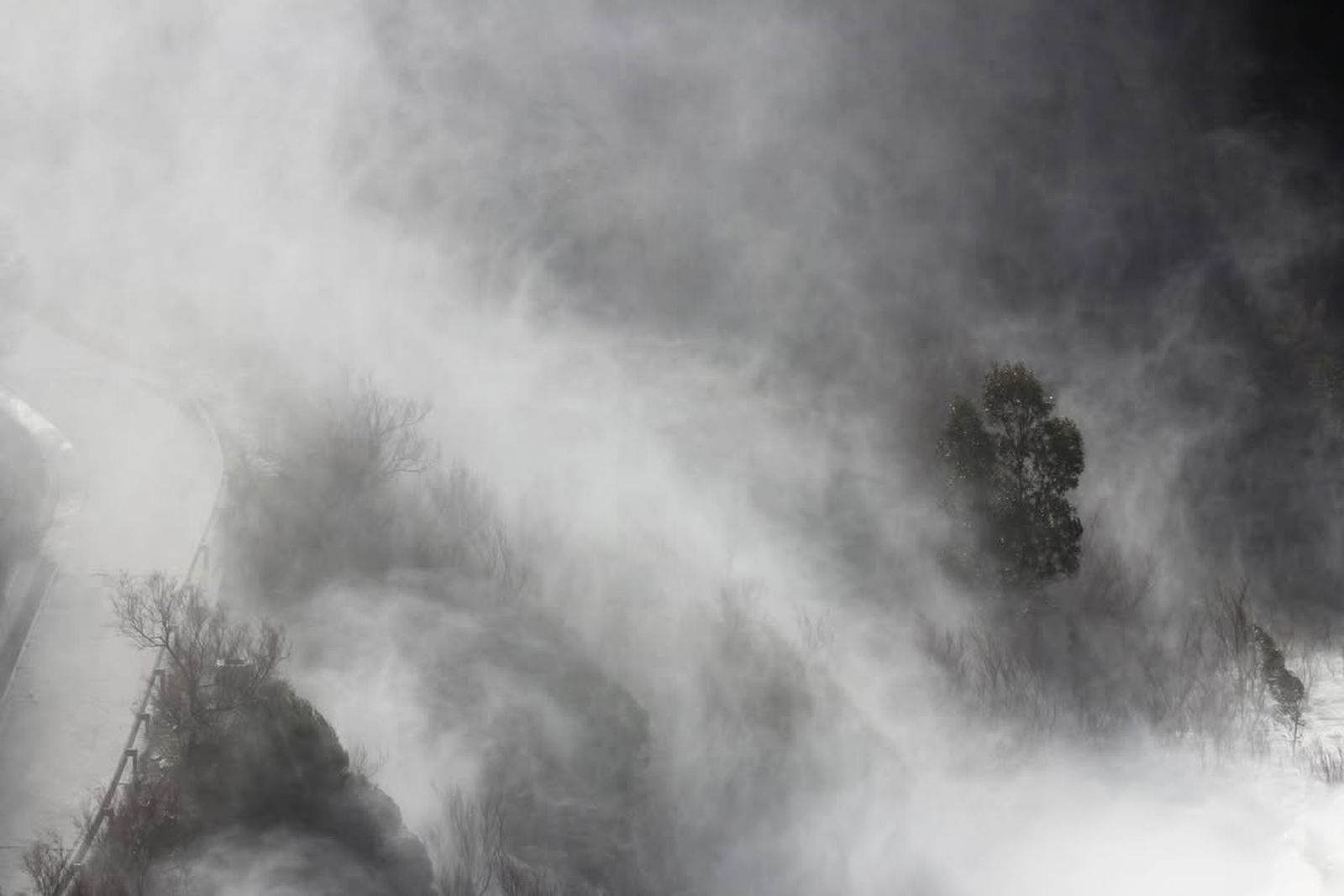 El desembalse del Guadalhorce, en Málaga, en imágenes