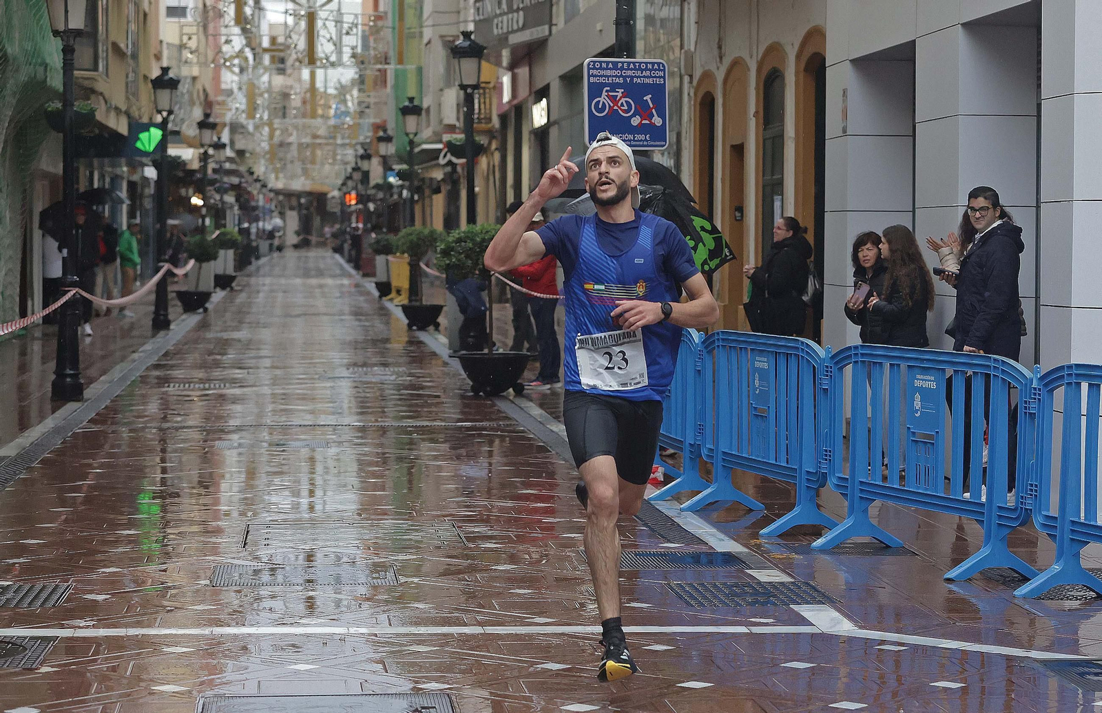 Búscate en las fotos de la XII Carrera Popular de la Inmaculada