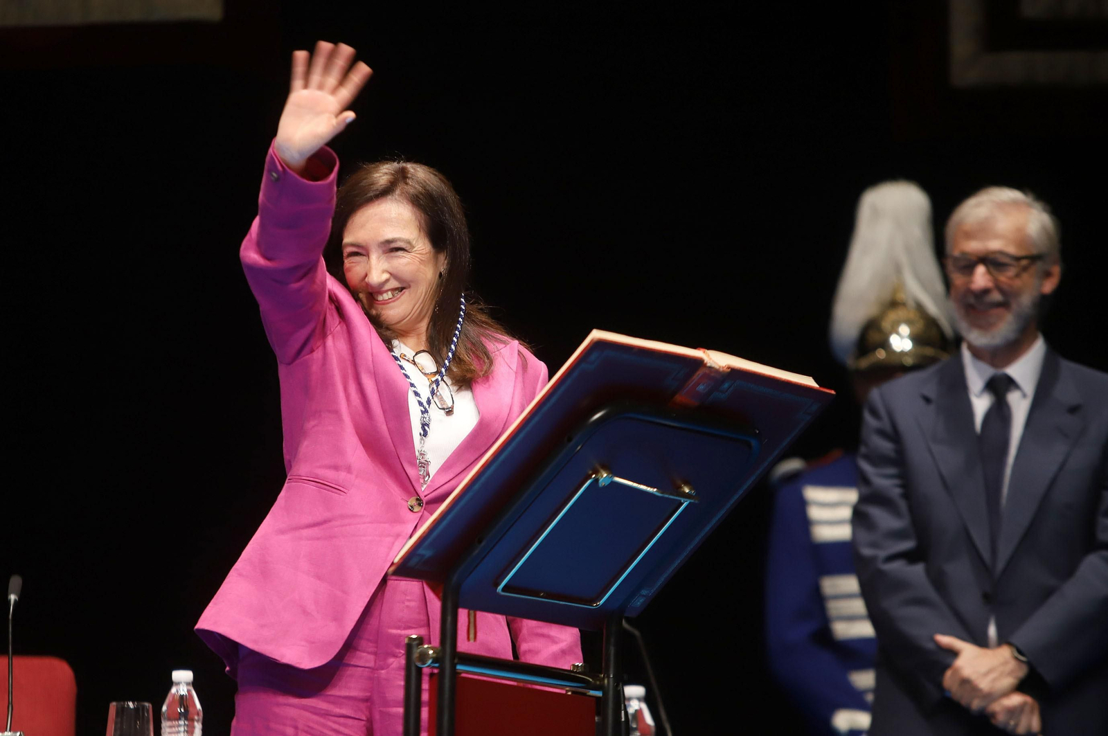 Imágenes de la toma de posesión de Pilar Miranda como alcaldesa de Huelva