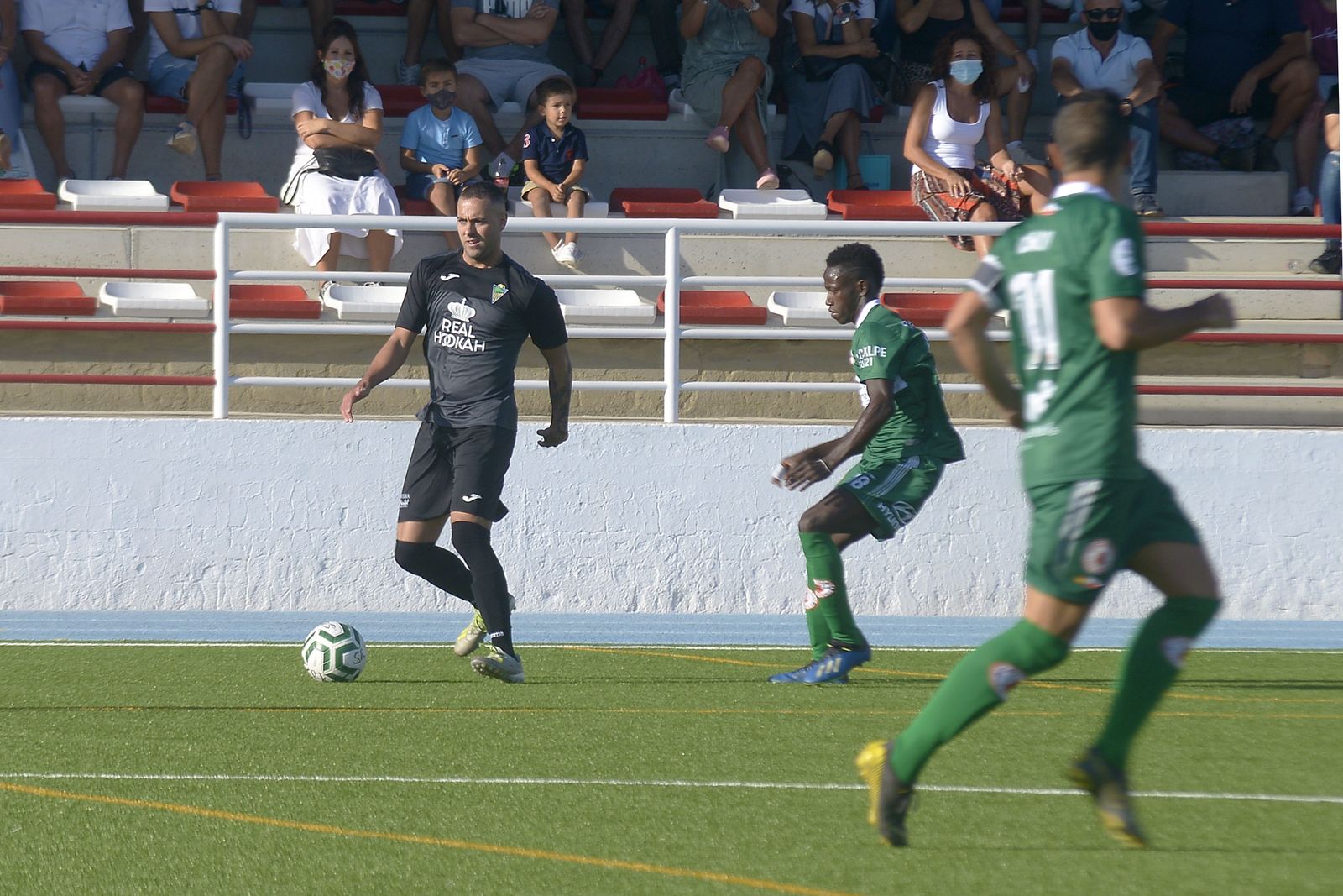 Fotos del partido entre UD San Roque y San Bernardo