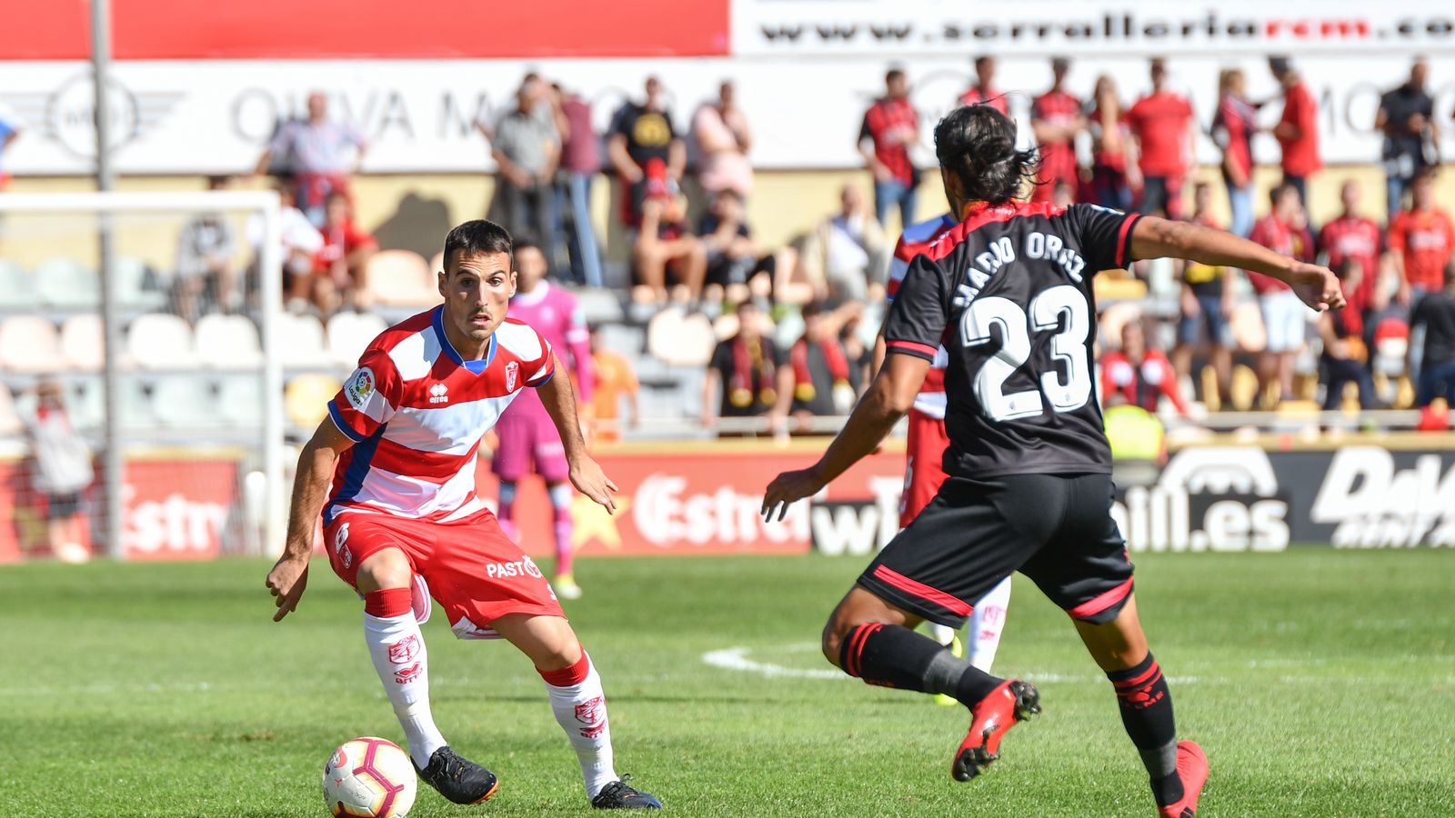 Fede San Emeterio volverá a formar en el eje del centro del campo del Granada CF en Las Palmas.