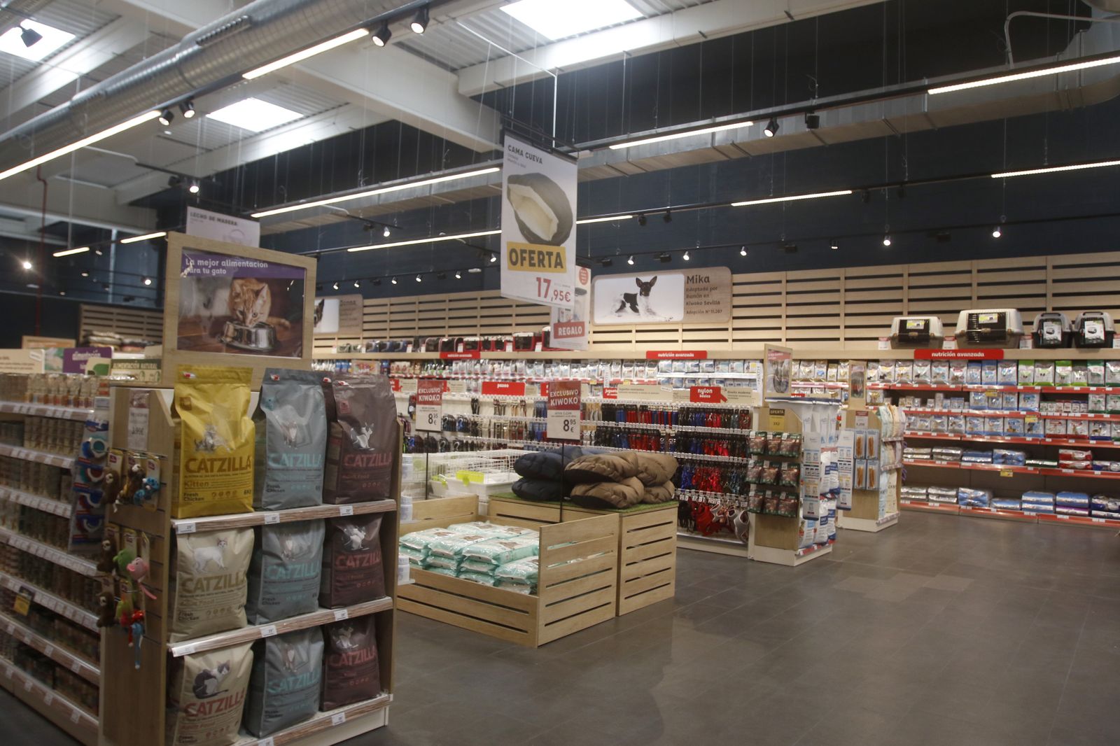 La apertura del parque comercial Los Patios de Azahara en Córdoba, en fofografías