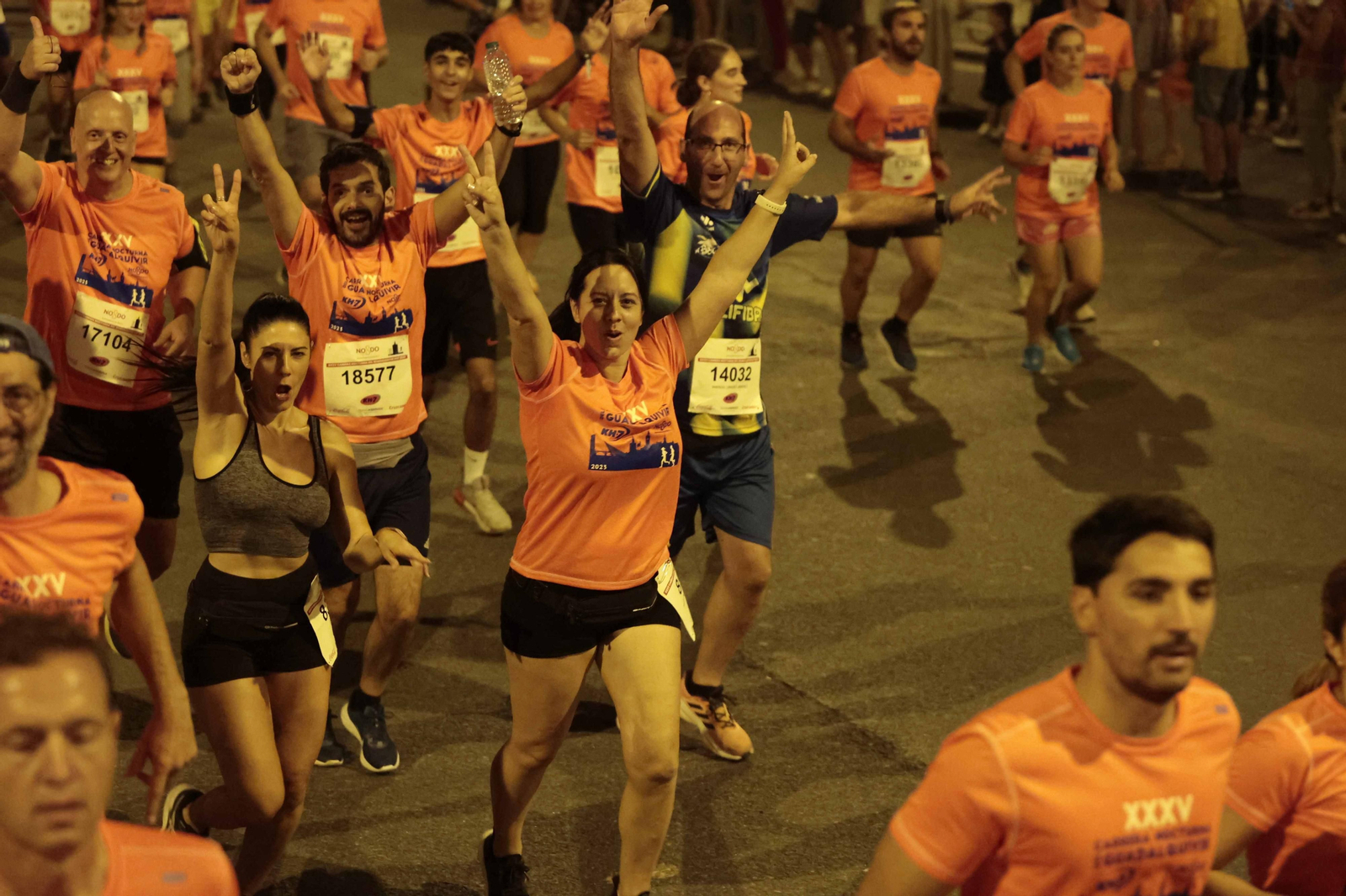 Búscate en las fotos de la Carrera Nocturna (II)