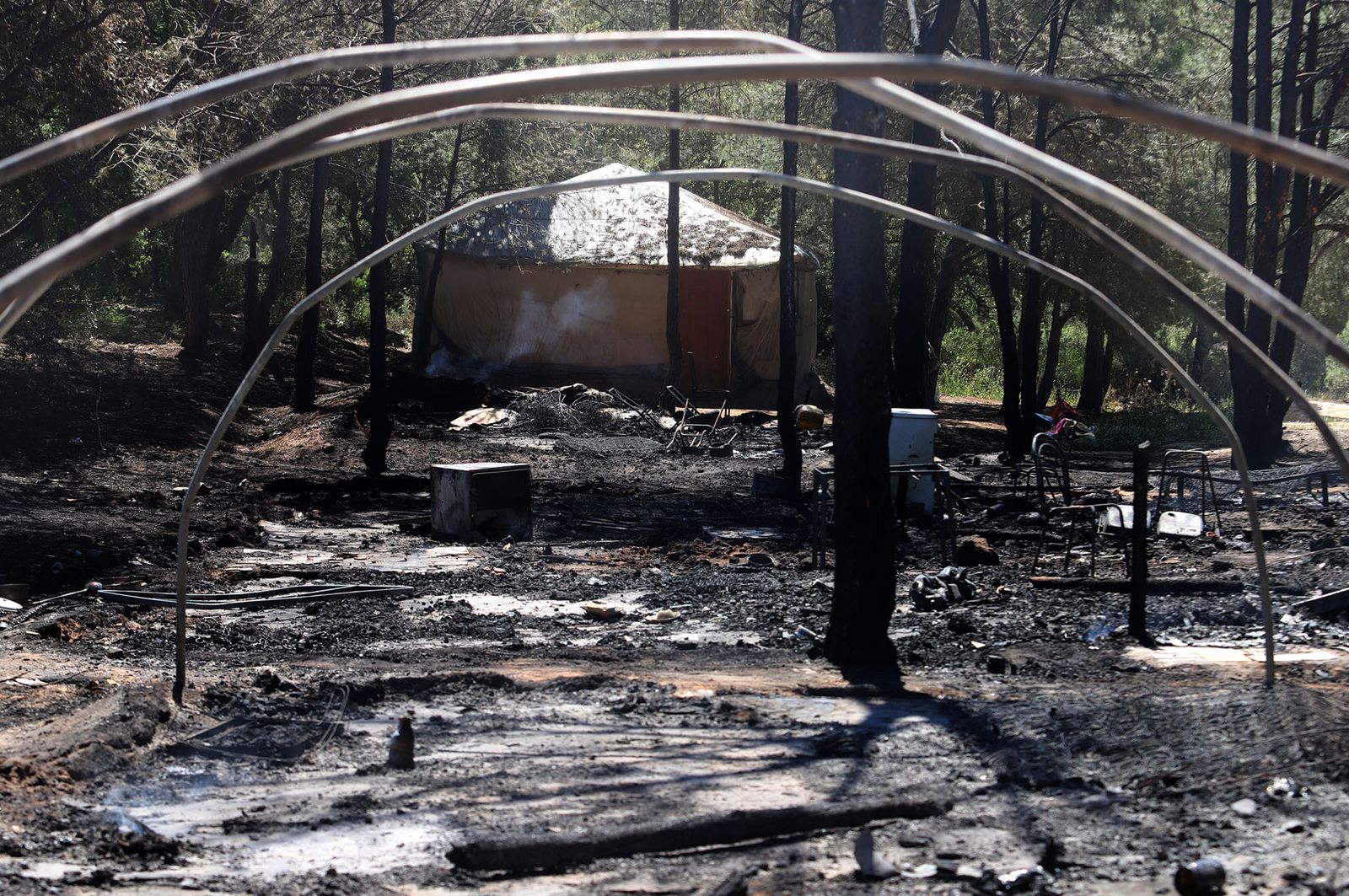 Imágenes del incendio de chabolas en Lucena del Puerto