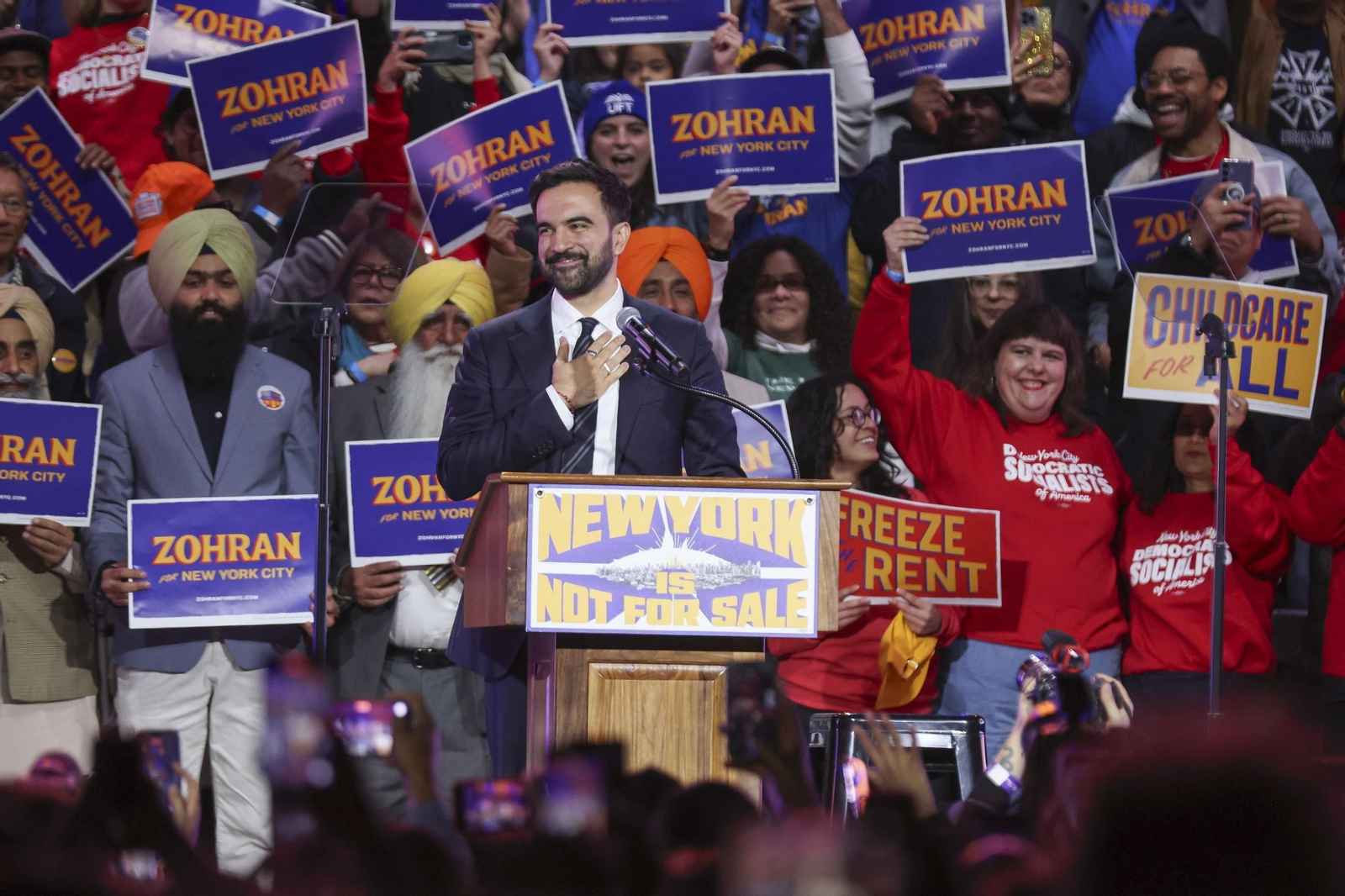 El candidato demócrata a la Alcaldía de Nueva York, Zohran Mamdani, en un mítin en Queens.