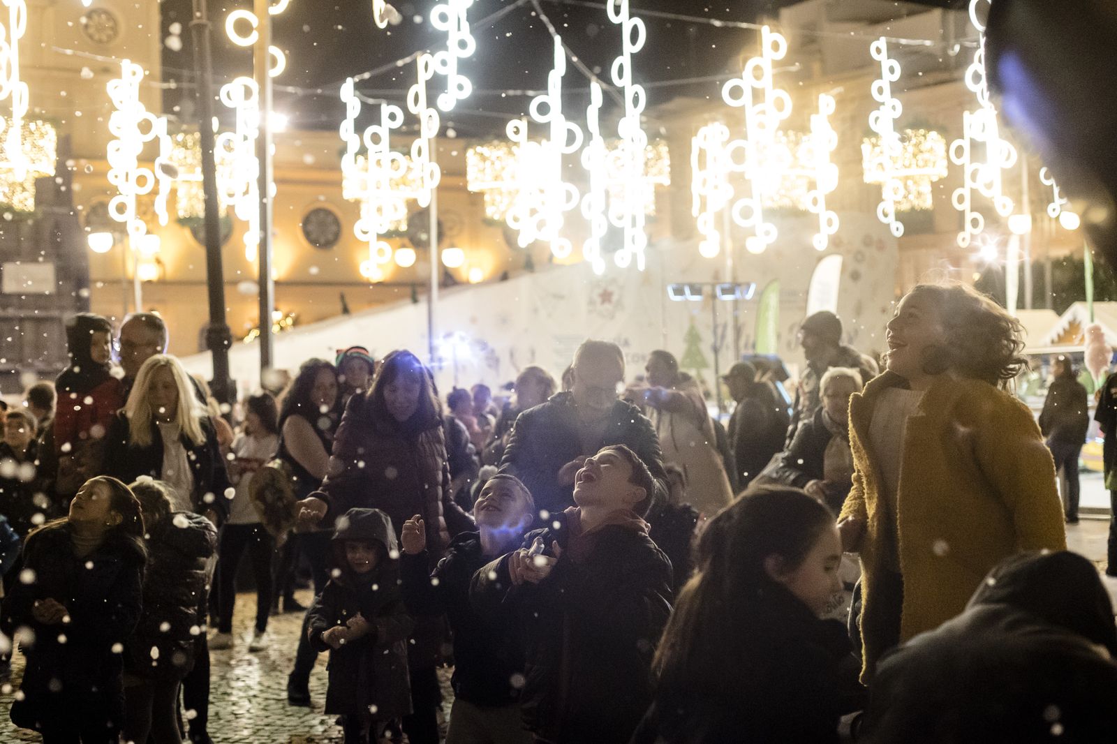 Navidad Cádiz 2022: Las imágenes de las gran nevada en la plaza San Antonio