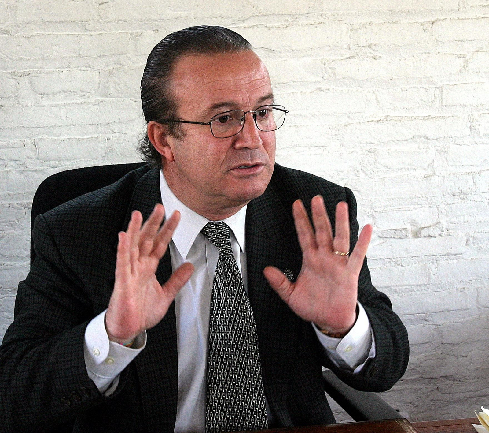 Piden la imputación de toda la junta de gobierno en la pieza del piso de Torres Hurtado