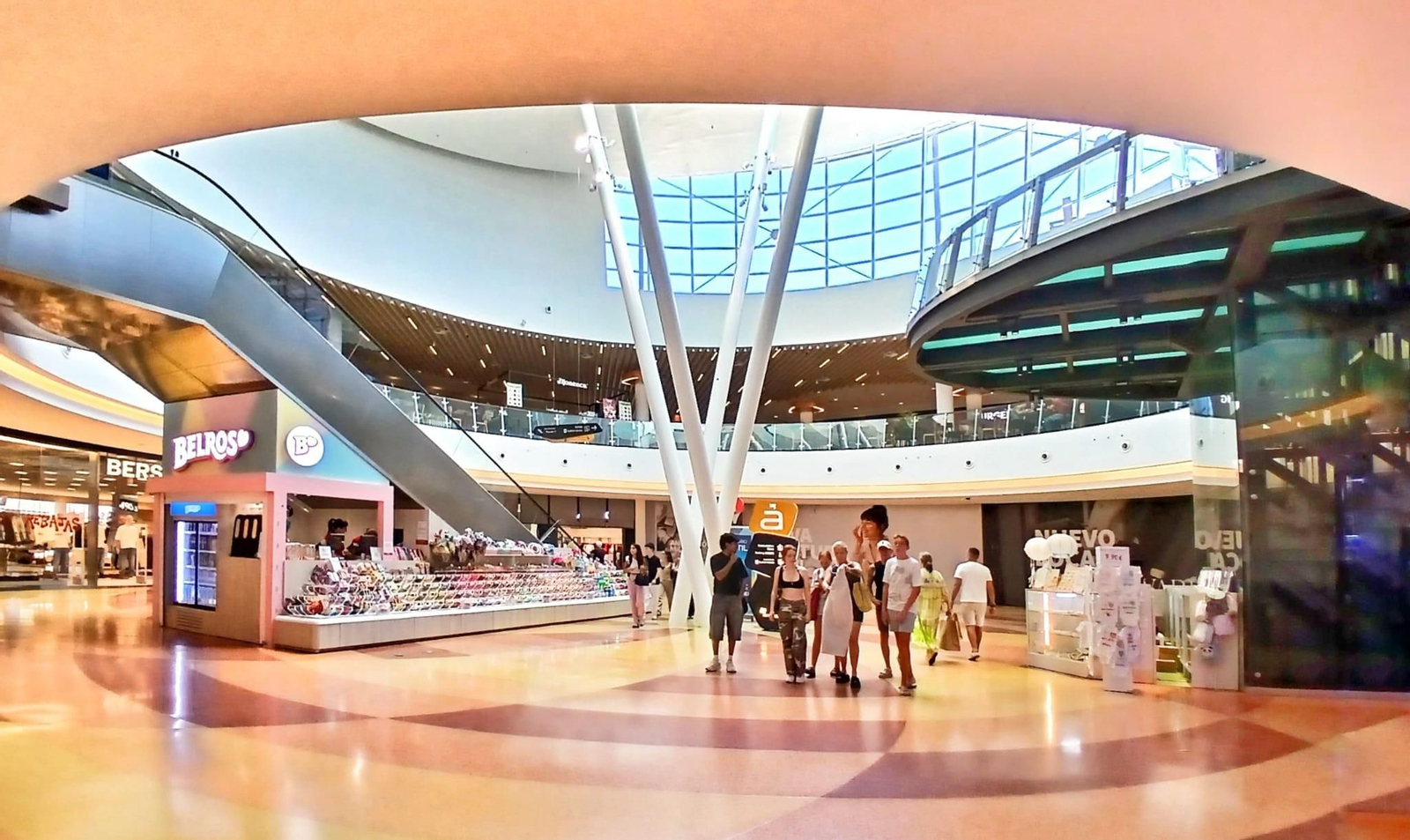 El centro comercial Área Sur continúa su transformación con nuevas aperturas.
