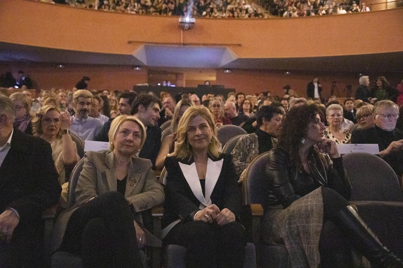 El estreno en Almería del largometraje documental "Concha Robles", en imágenes