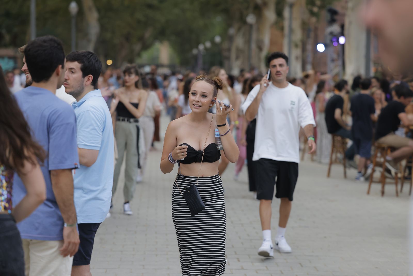 Búscate en las fotos del concierto de Bizarrap