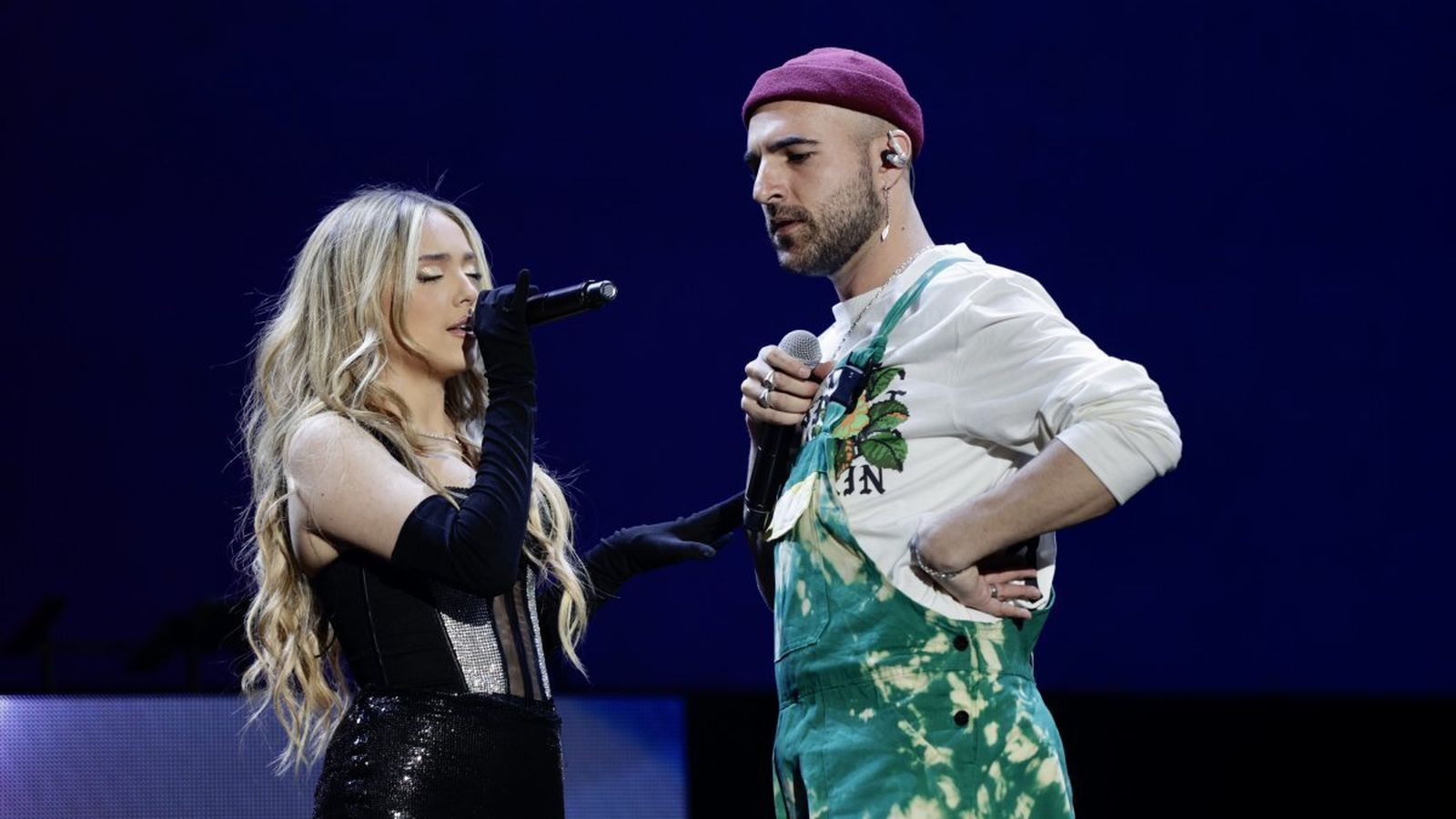 Ana Mena y Nil Moliner en Los 40 Primavera Pop