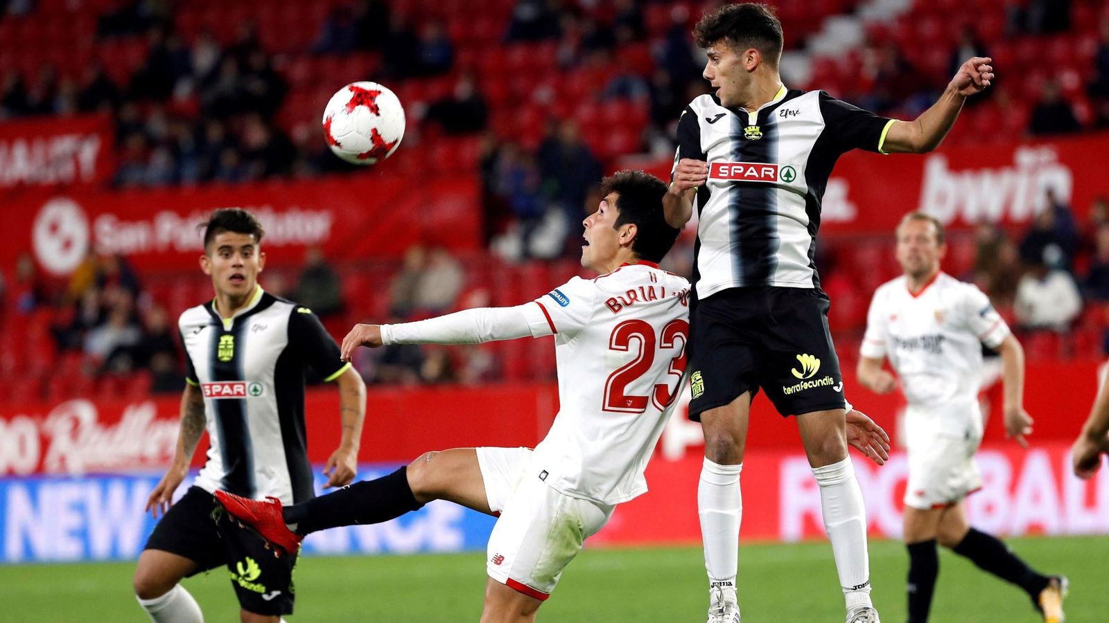 Borja Lasso, en el Sánchez-Pizjuán durante un encuentro de Copa del Rey ante el Cartagena.
