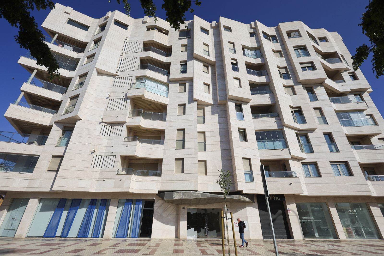 Imágenes de los 10 edificios singulares de la Málaga contemporánea