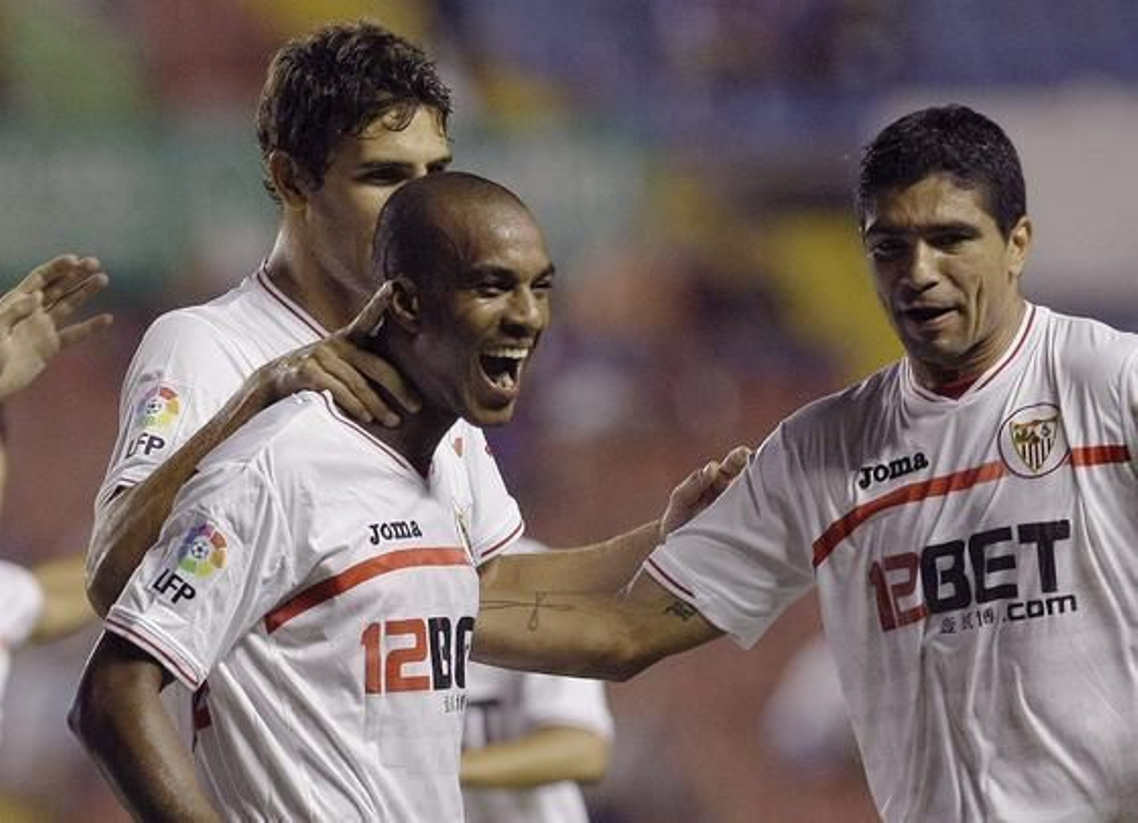 Konko celebra el primero de sus dos tantos.  Foto: AFP / Reuters / EFE