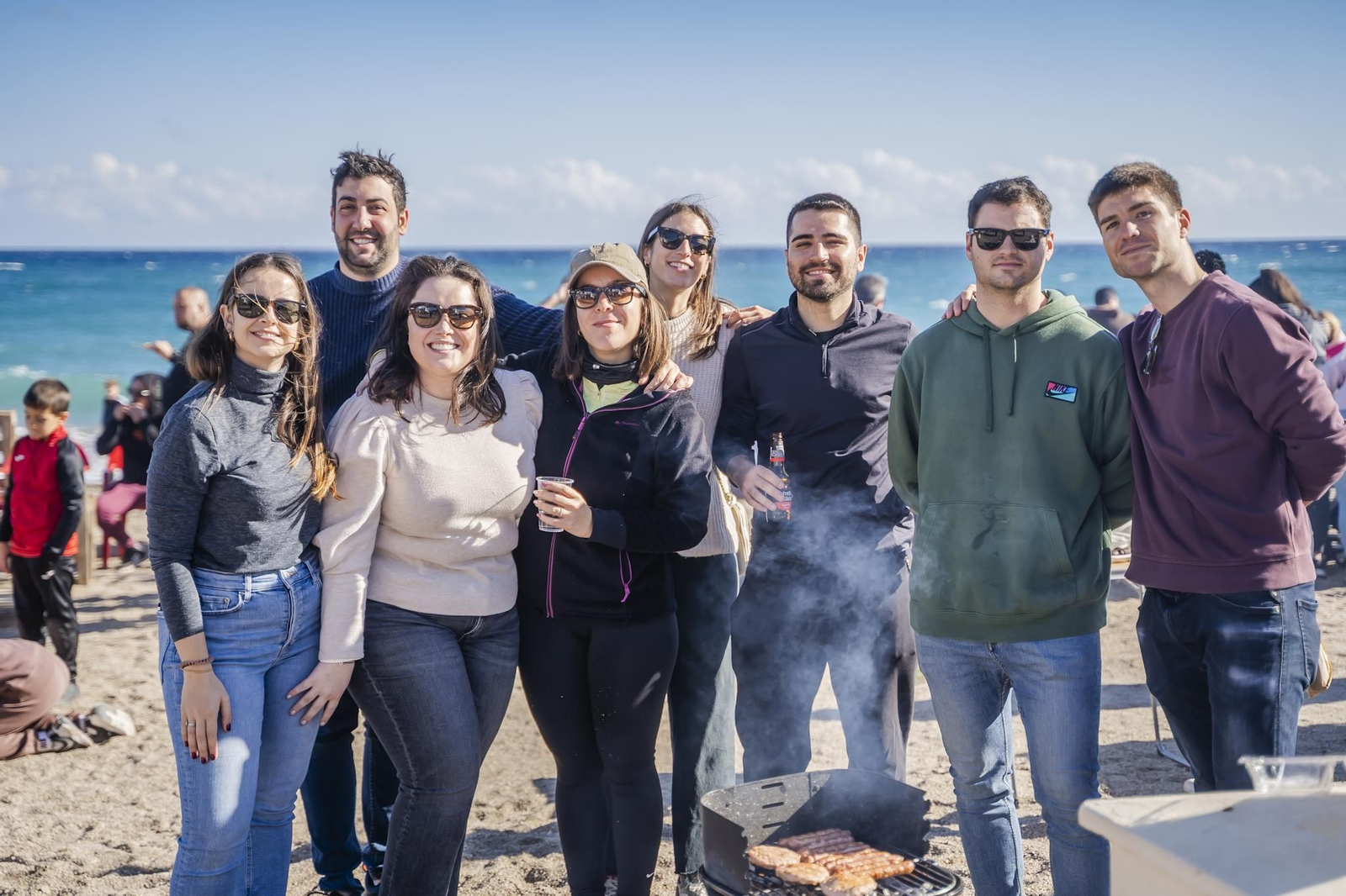 Miles de personas despiden el año 2024 en Las Moragas de Roquetas, en imágenes