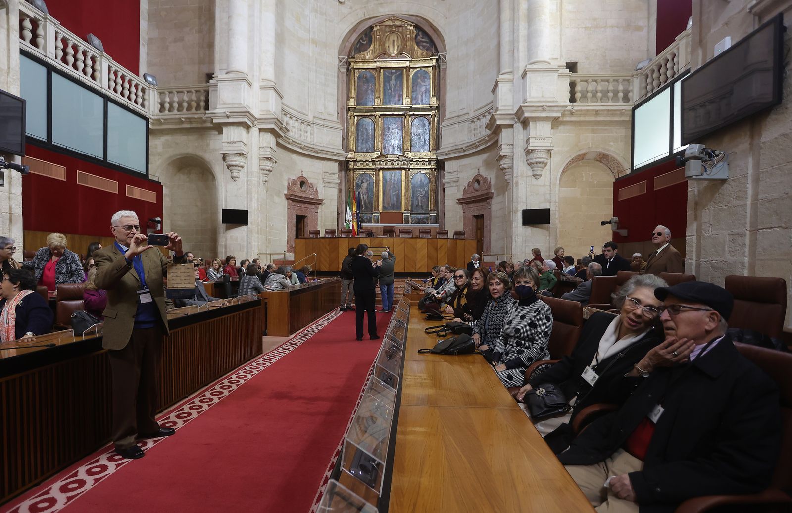 Visita de la última promoción de enfermería(1972) que trabajó en el Hospital de las Cinco Llagas