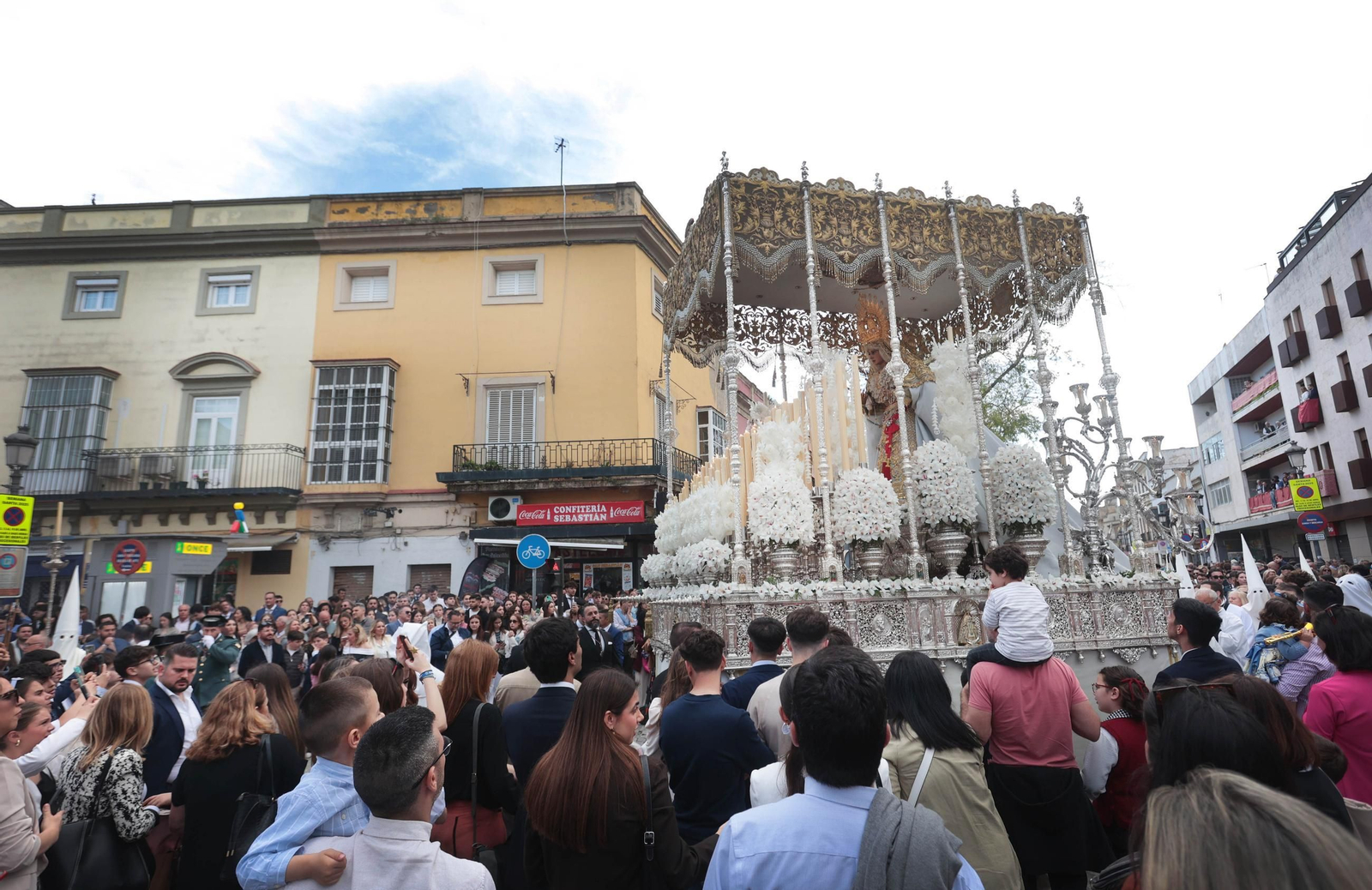 La Hermandad del Transporte en imágenes el Domingo de Ramos del 2025 en Jerez