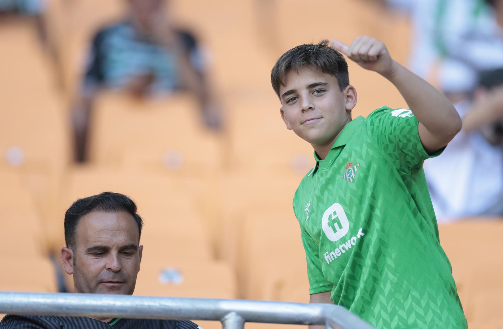 Búscate en las fotos del Betis - Athletic Club