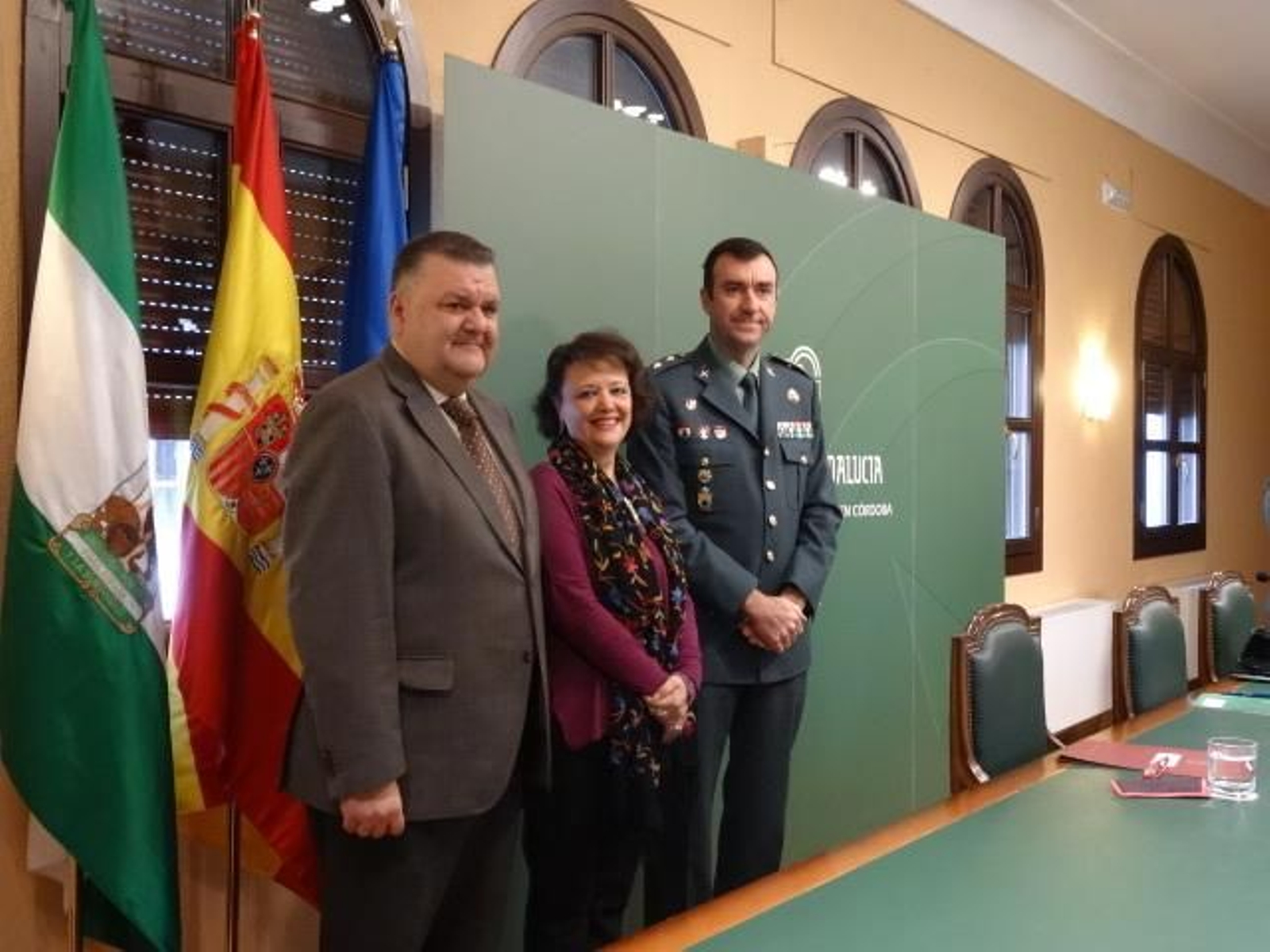 El delegado de Agricultura, Francisco Zurera; la subdelegada del Gobierno, Rafaela Valenzuela, y el teniente coronel Juan Carretero.