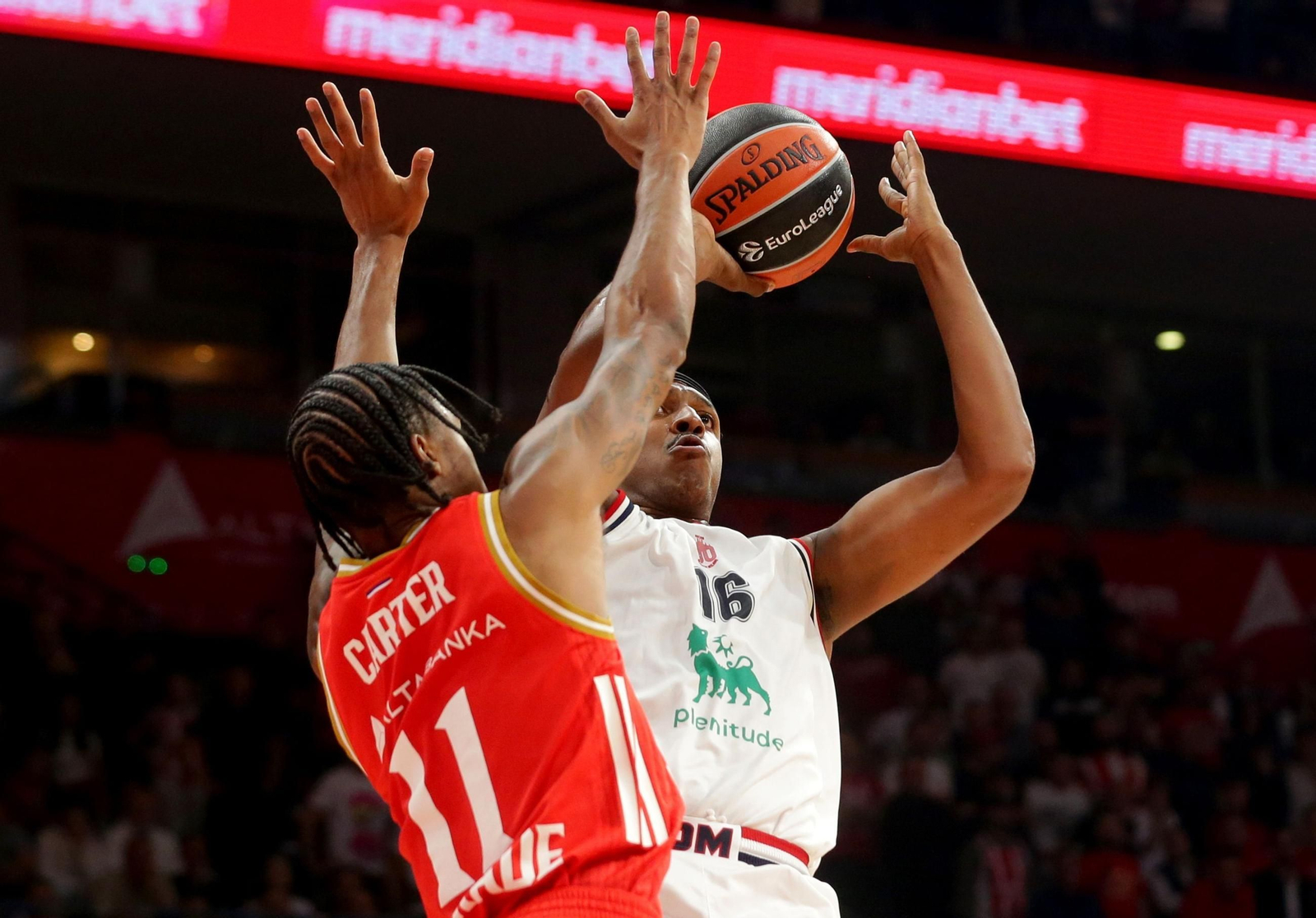 Tyson Carter y Dylan Osetkowski vuelven a la Euroliga: 16 y 12 puntos y derrotas