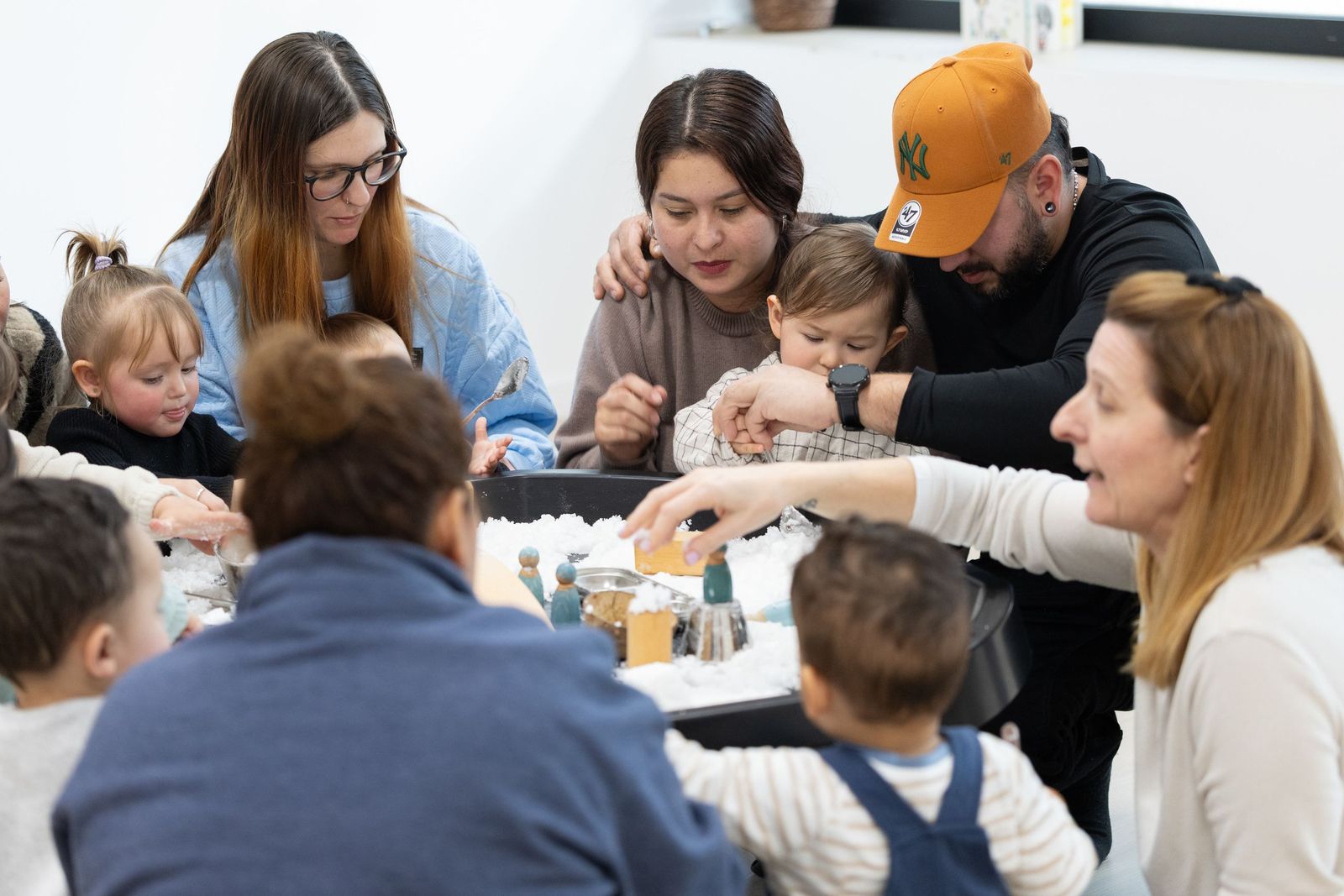 El programa atiende a niños, niñas y adolescentes de cerca de 127 familias de Almería que afrontan situaciones de vulnerabilidad.