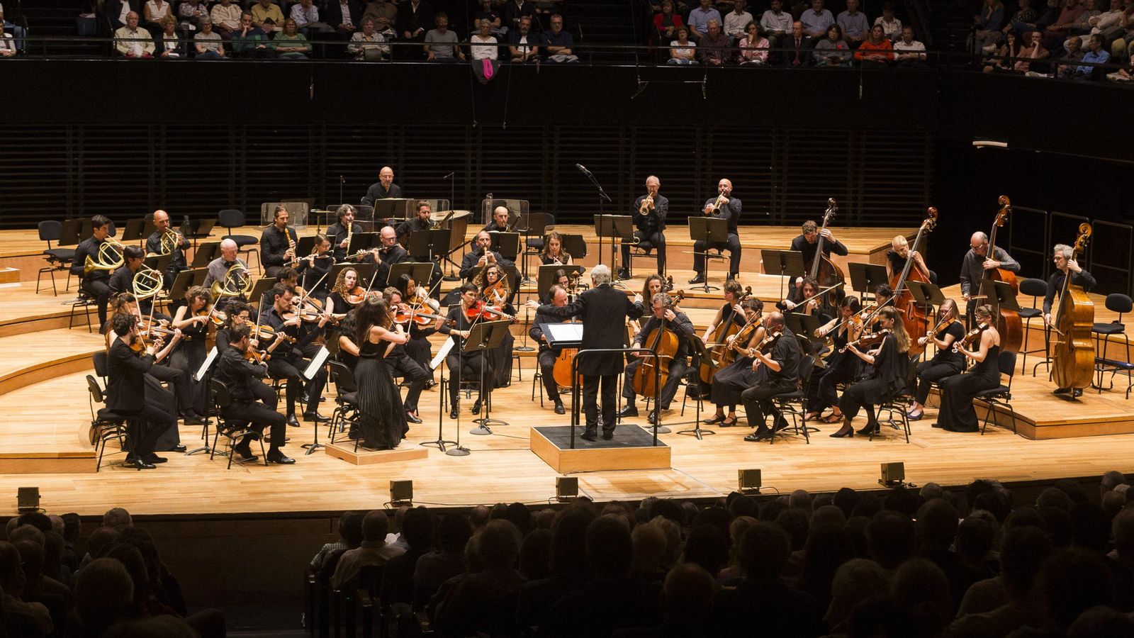 Jordi Savall con sus conjuntos en la Philharmonie de París