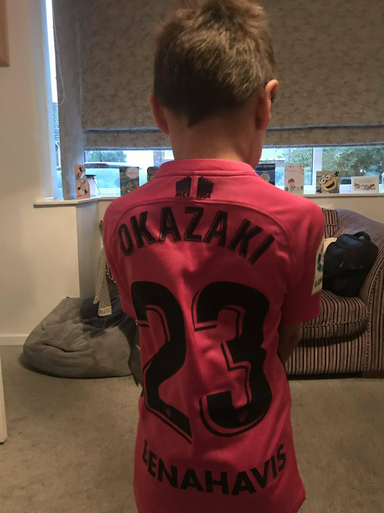 El niño de Leicester que se compró la camiseta de Okazaki del Málaga