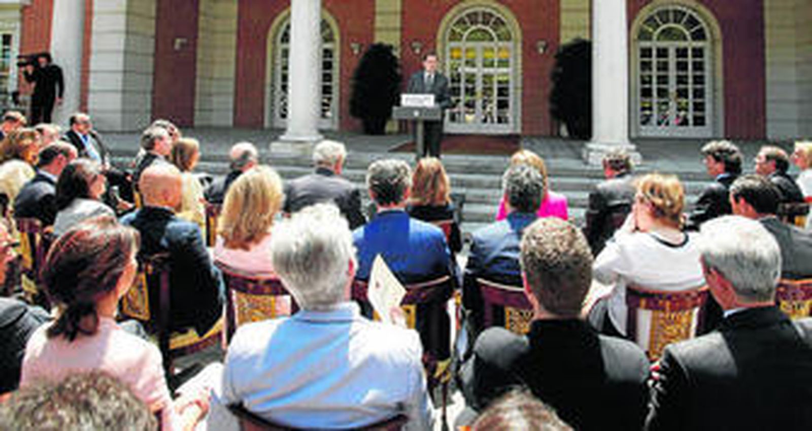 Rajoy, ante el auditorio que asistió en La Moncloa a la presentación de la ley de emprendedores.