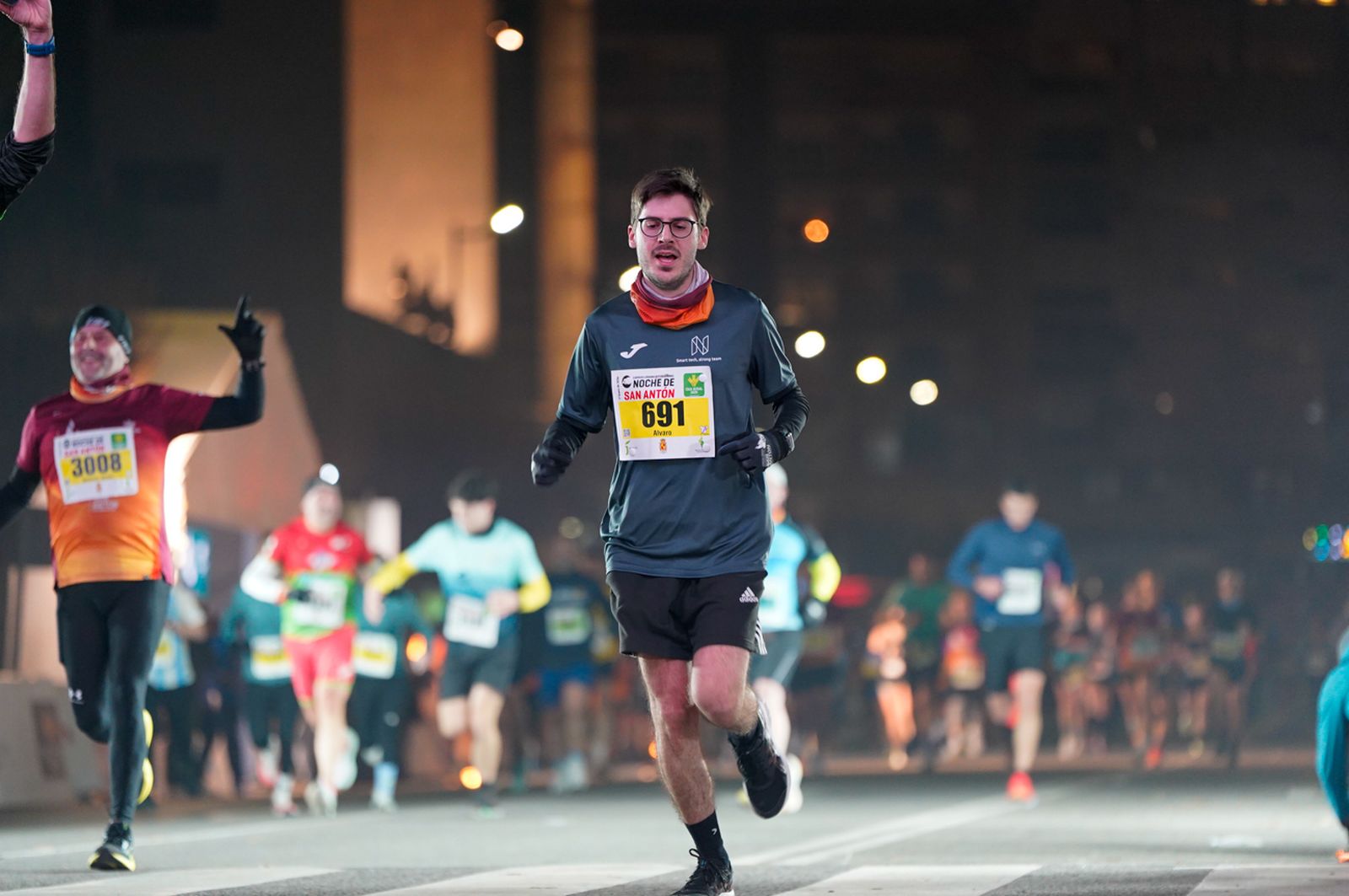 En imágenes: búscate en tu llegada a meta de la Carrera de San Antón 2026 (10)