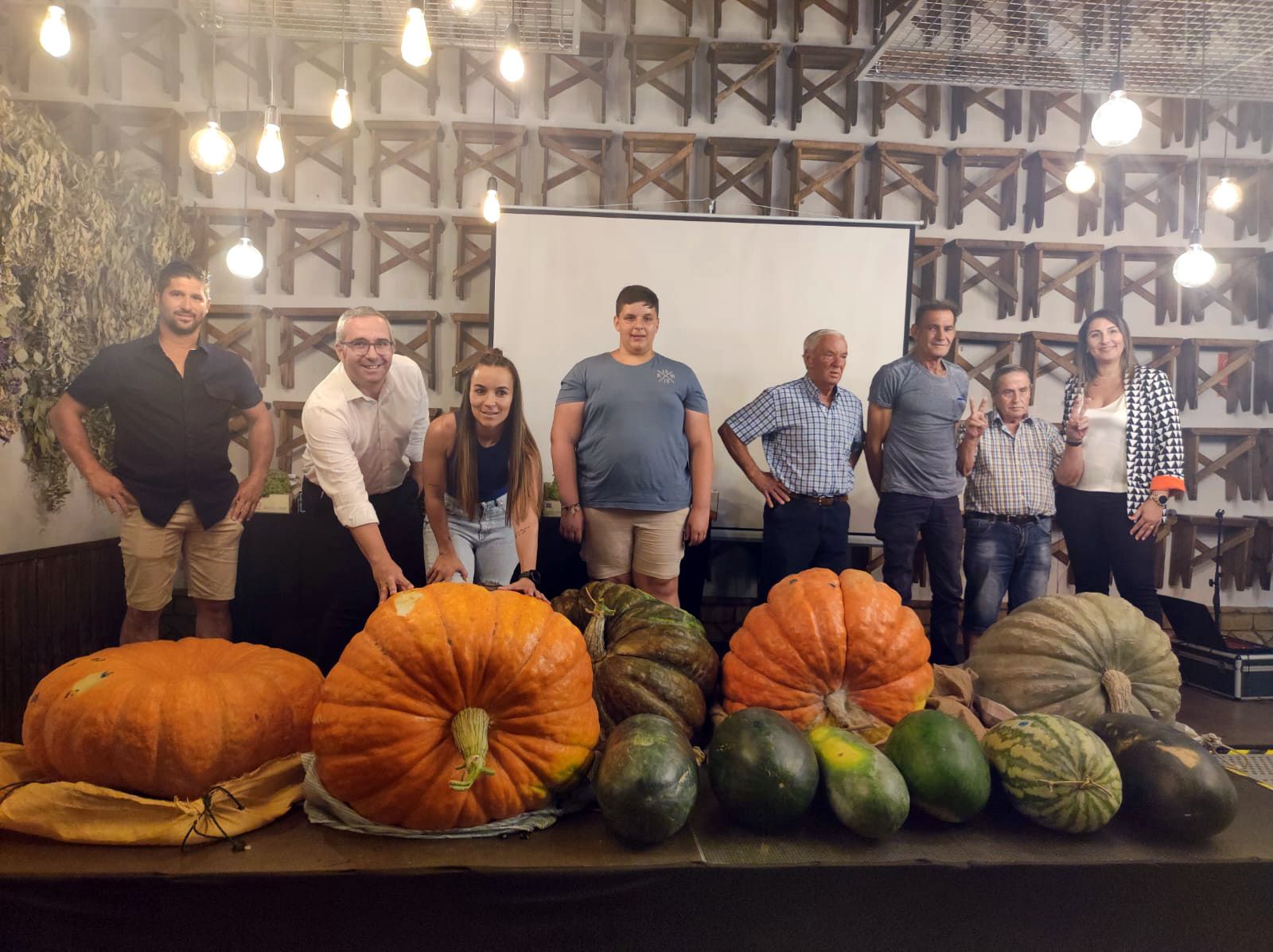 Los ejemplares presentados y ganadores del concurso anual de productos agrícolas en Los Palacios y Villafranca.