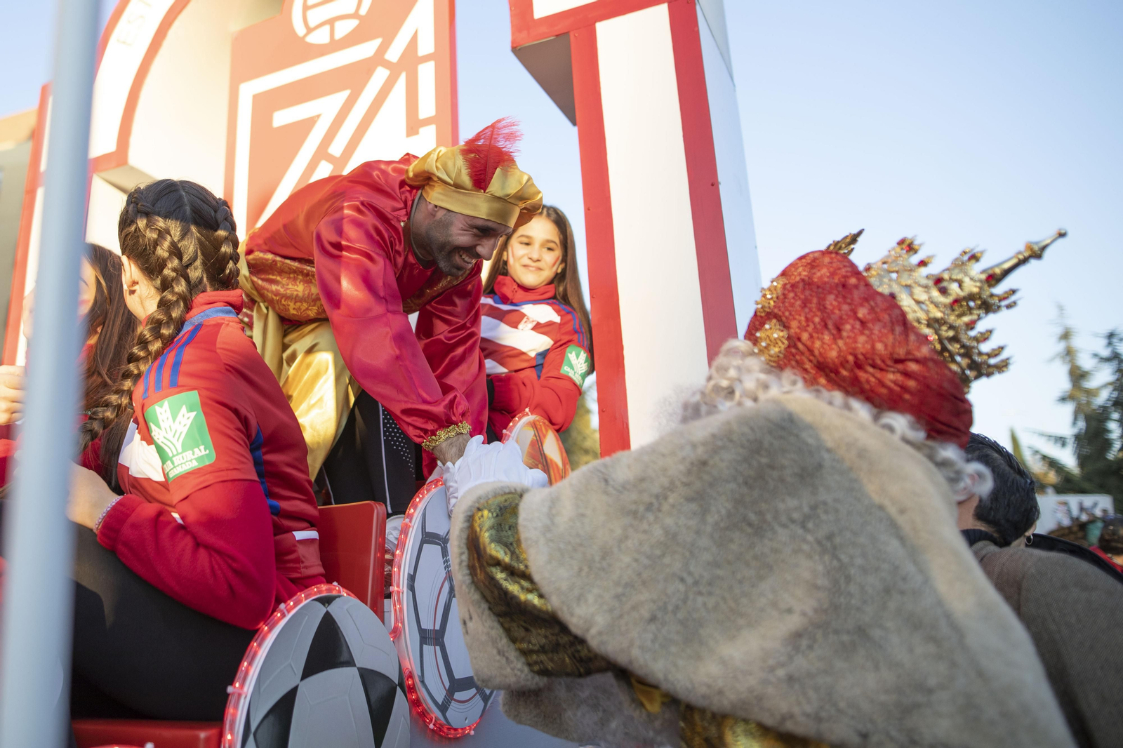 La cabalgata de los Reyes Magos de Granada, en imágenes