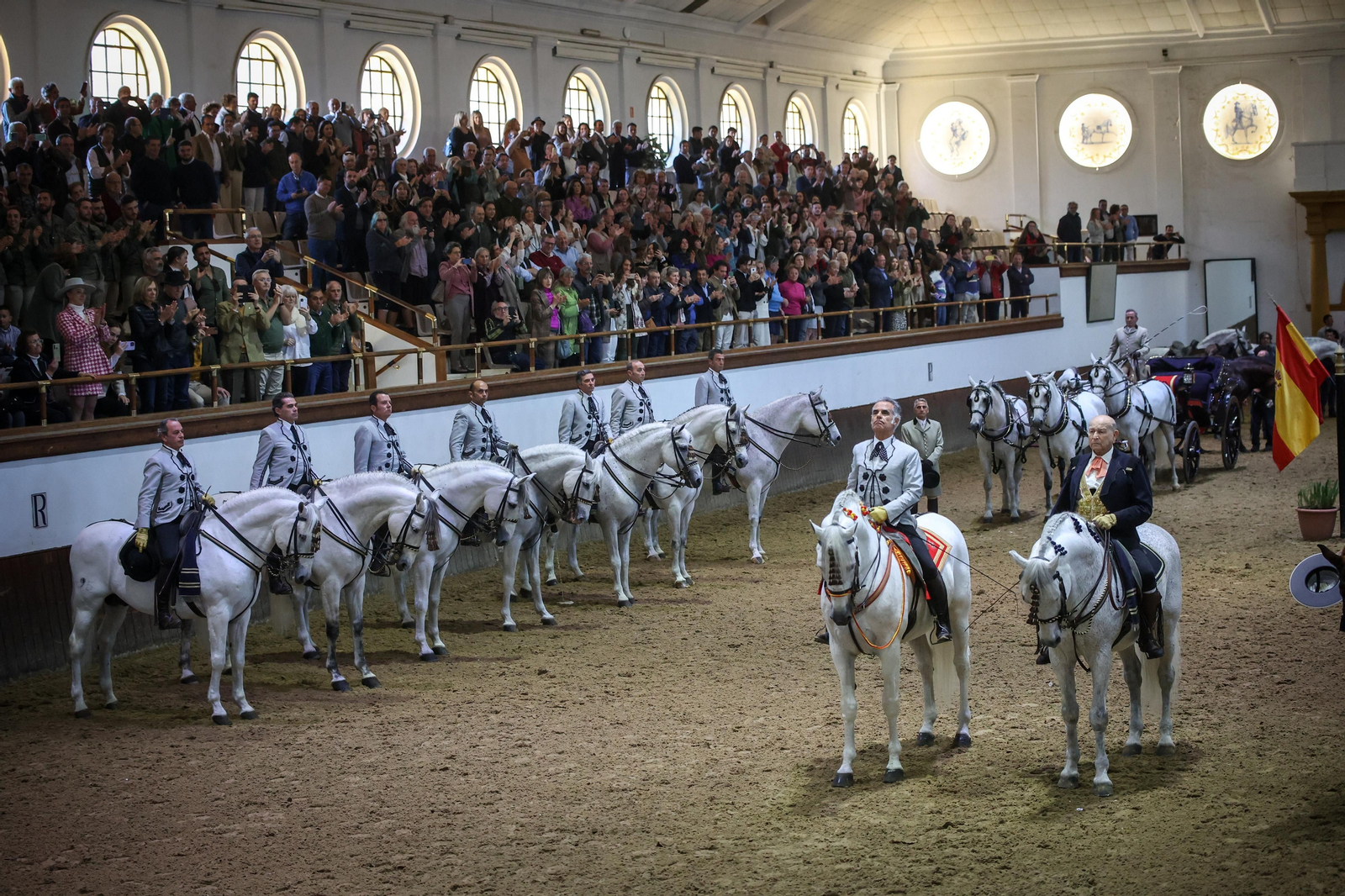 Emotiva despedida del jinete Manolo Ruíz en la Real Escuela