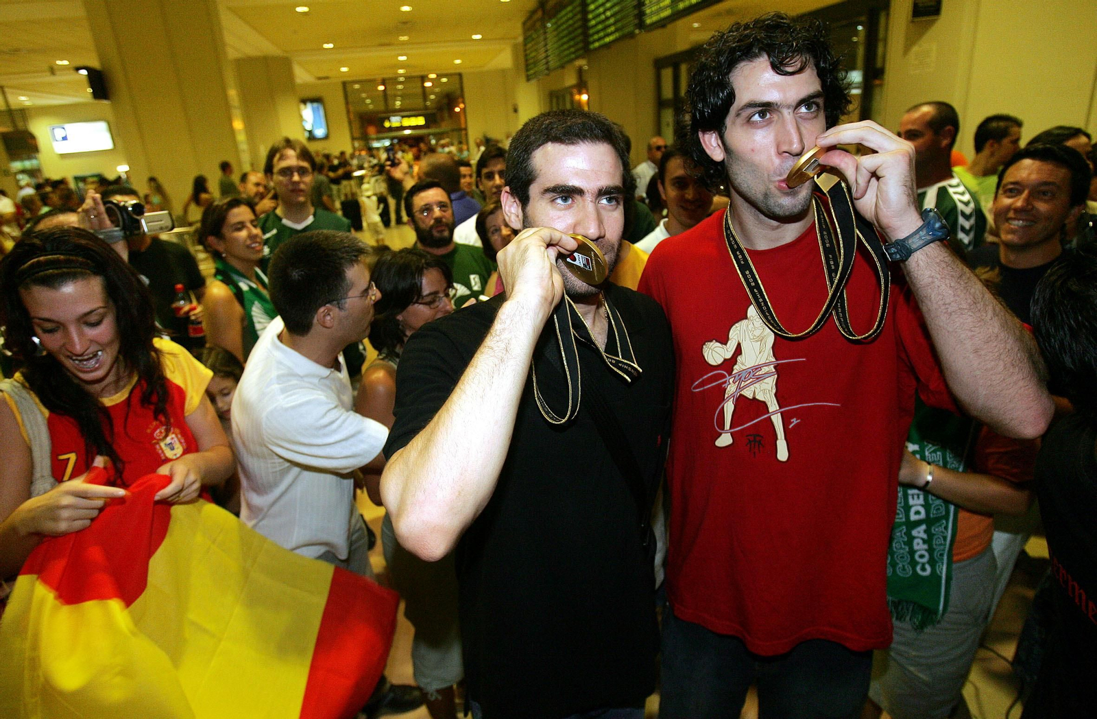 Carlos Cabezas y Berni Rodríguez, con el oro de Japón.
