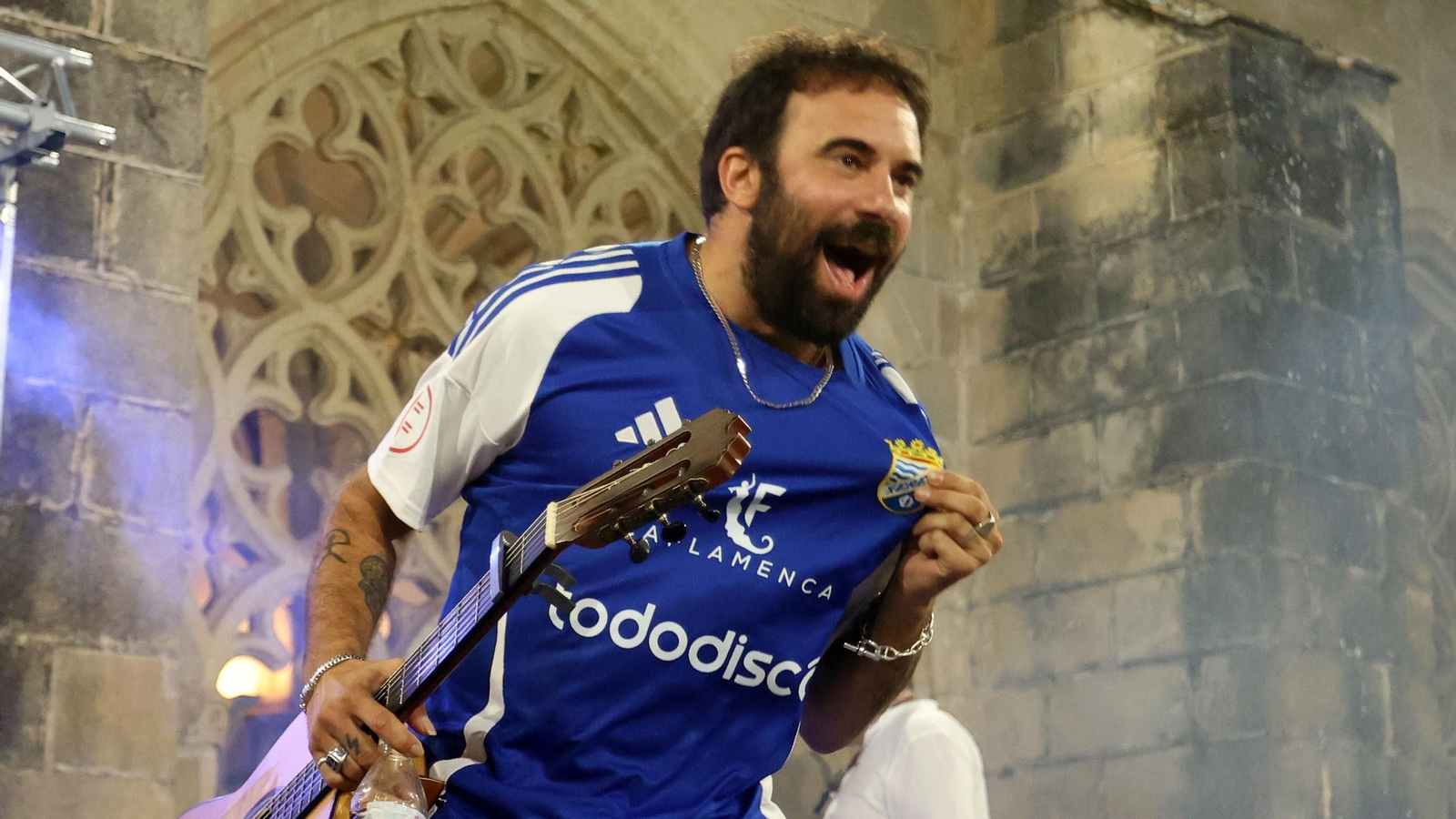 Imágenes de la presentación de las camisetas del Xerez CD