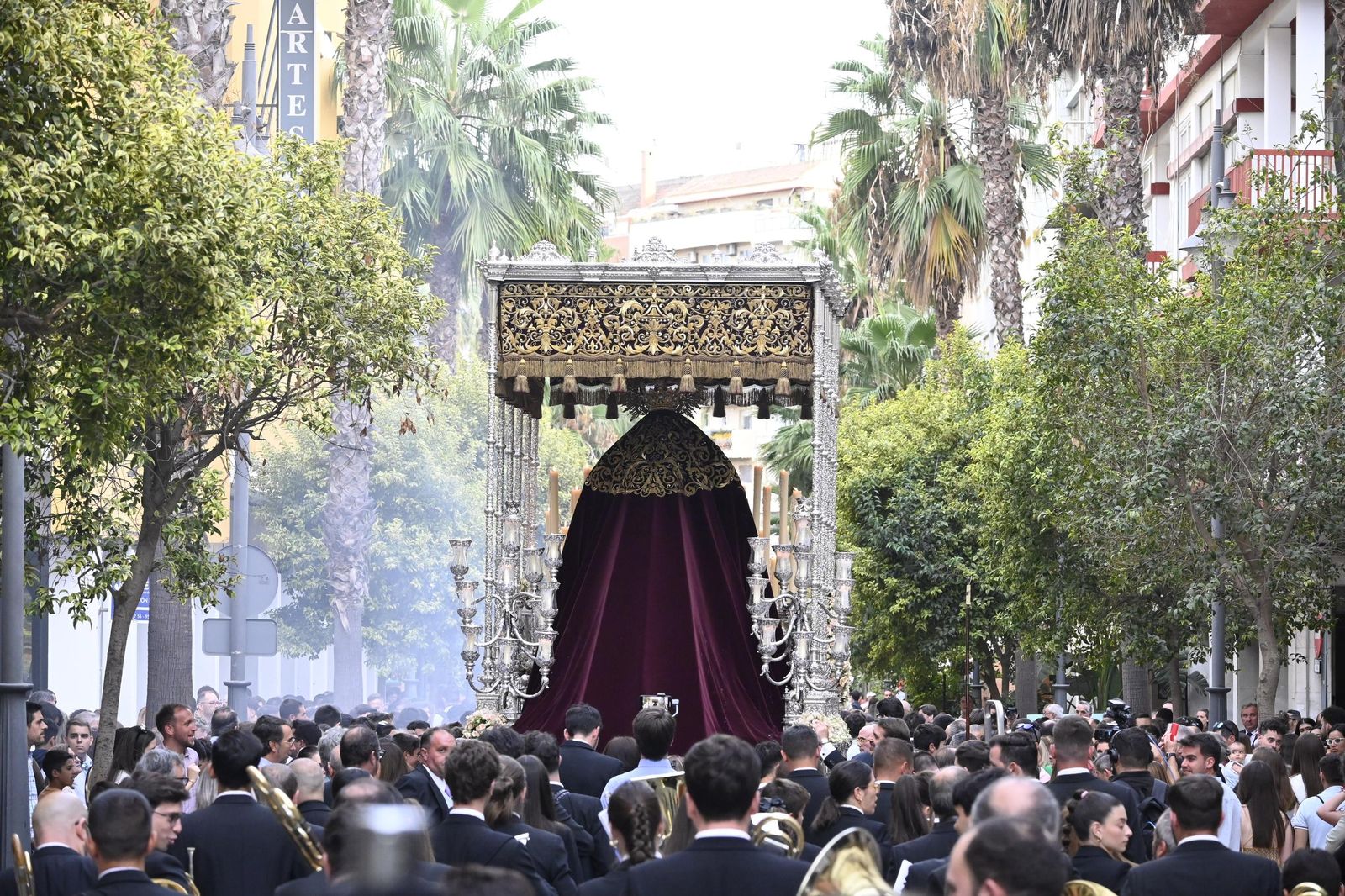 Extraordinaria de la Virgen del Valle de Huelva en imágenes
