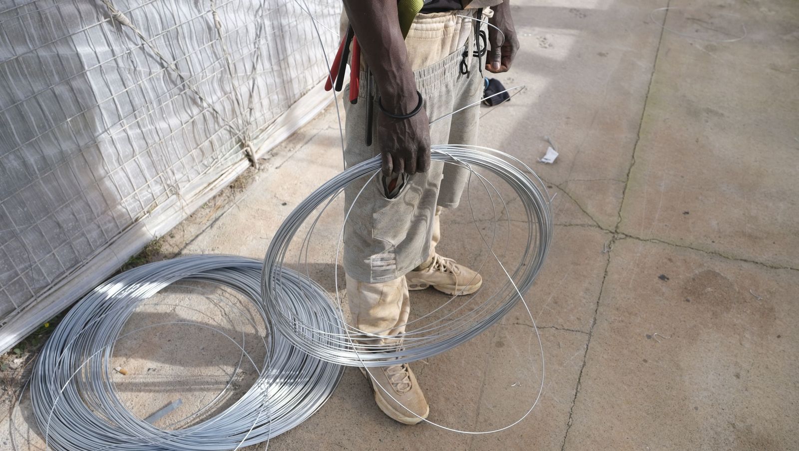 Los efectos del temporal de viento en los invernaderos, en imágenes