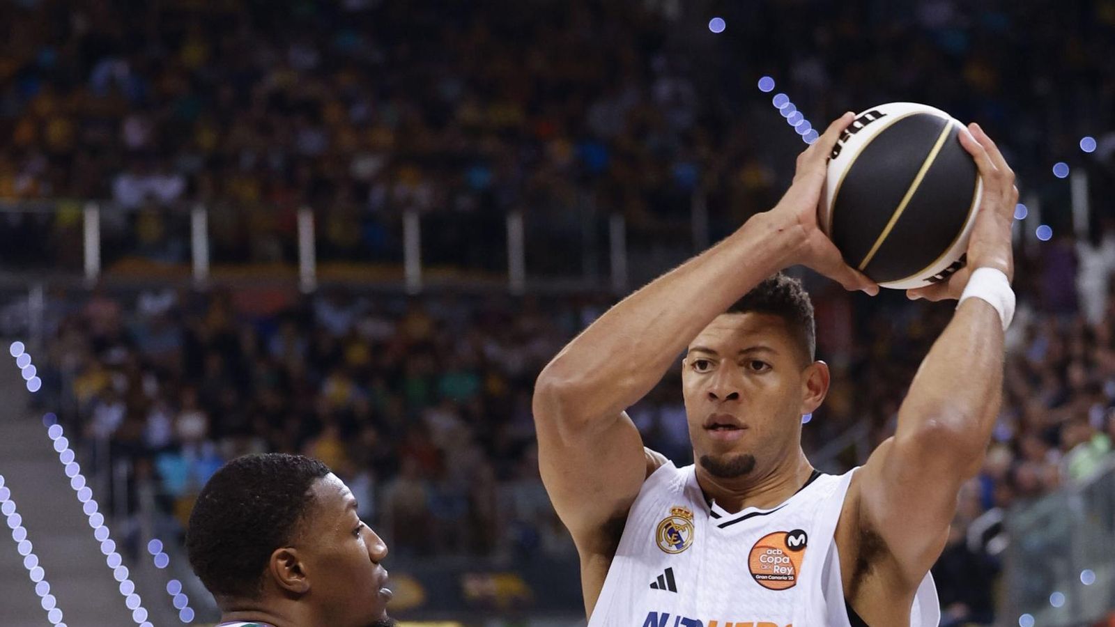 El Unicaja, campeón de Copa: Todas las imágenes del partido, la fiesta y la llegada a Málaga