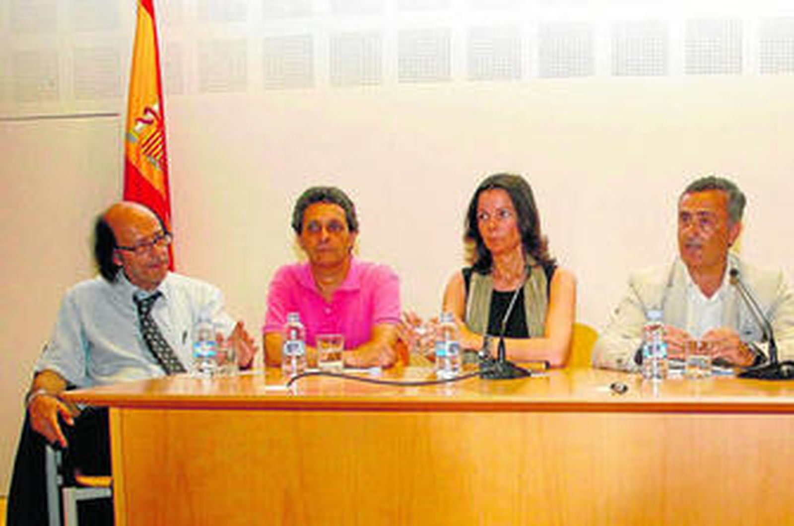 Juan Carlos Usero y Yolanda Callejón presidieron el acto de presentación del libro.