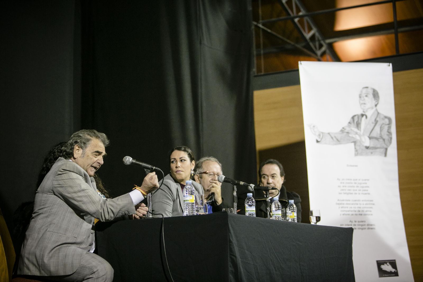 Una mesa  para rescatar la memoria	 de El Beni