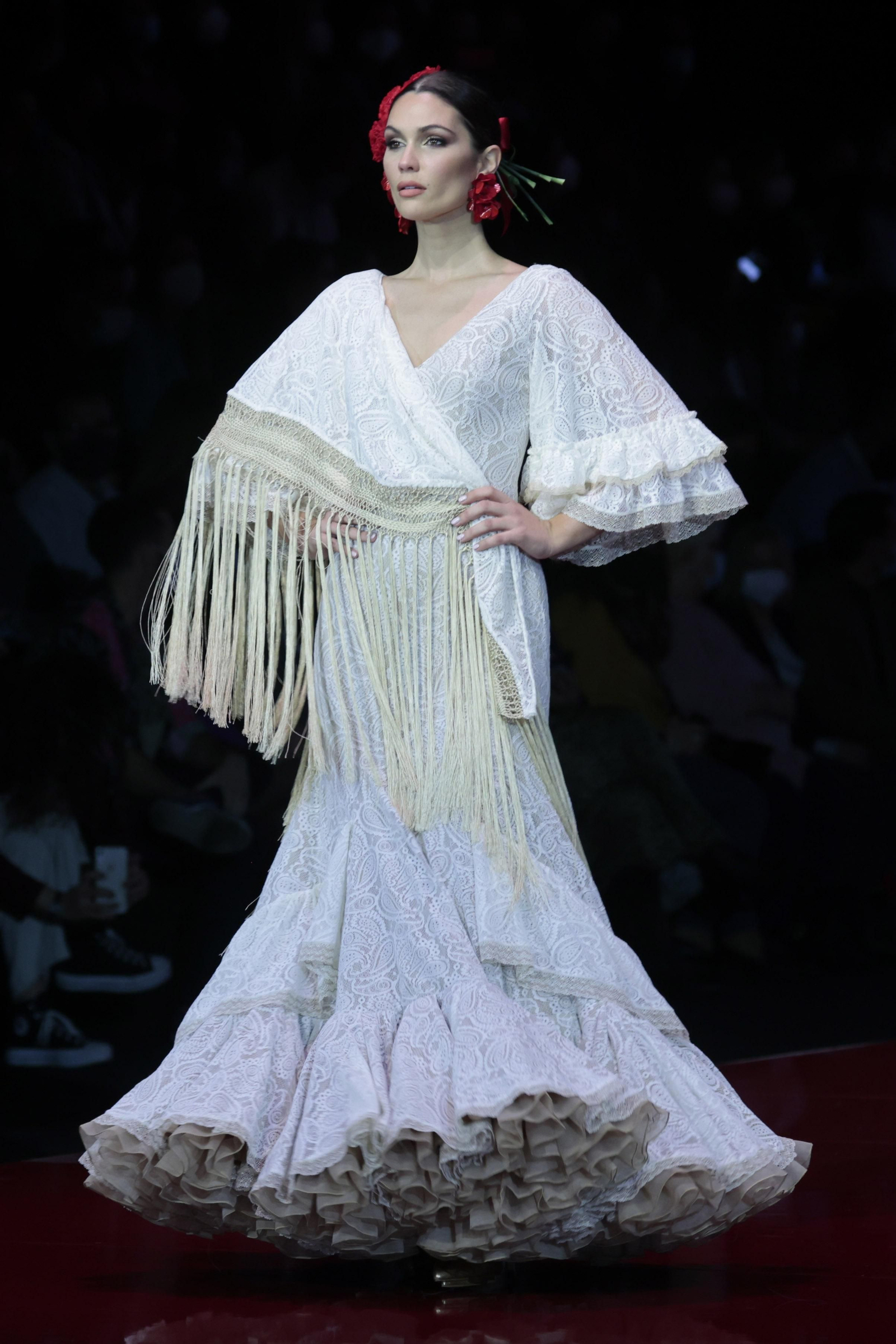 El desfile de Cristina Vázquez en SIMOF 2022, todas las fotos