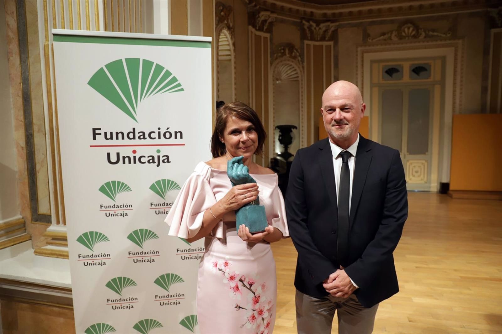 La Fundación Unicaja entrega su XXXII Premio Unicaja de Relatos a la escritora Natalia Catalá