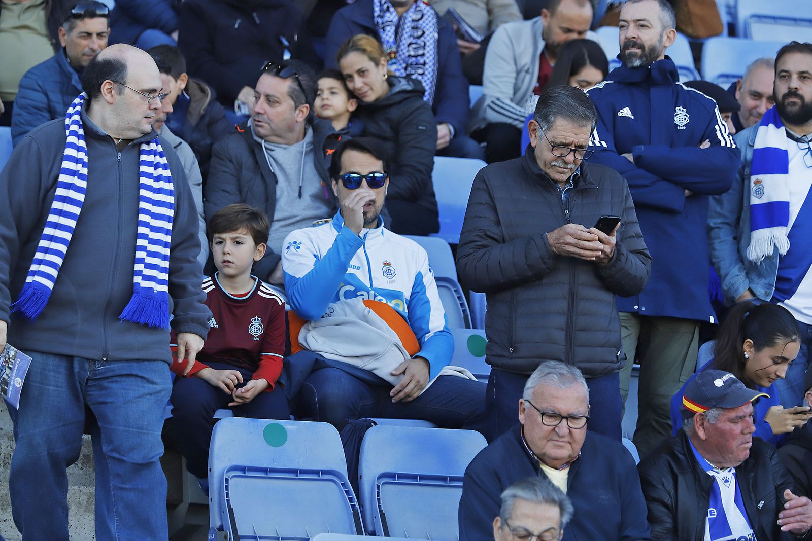 Imágenes del ambiente en el encuentro entre el Recreativo de Huelva y el Real Murcia