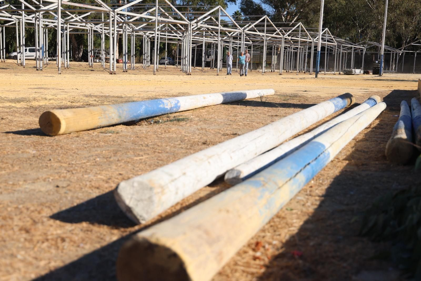 Montaje de las casetas de la Feria del Caballo.