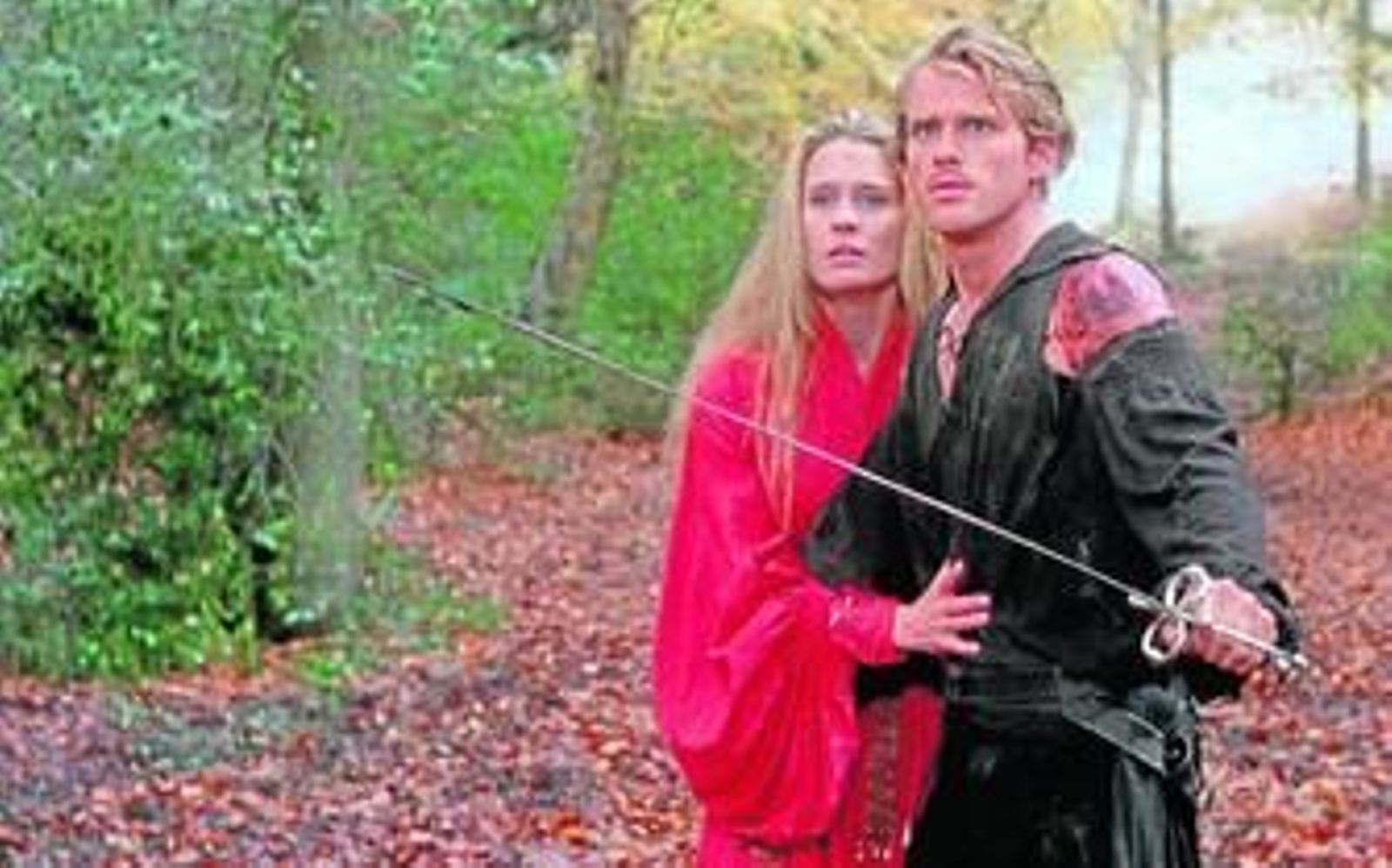 Arriba, imagen de la bella Buttercup y Westley; abajo, otros personajes inolvidables de la cinta y el cartel de la película. Arriba, imagen de la bella Buttercup y Westley; abajo, otros personajes inolvidables de la cinta y el cartel de la película.