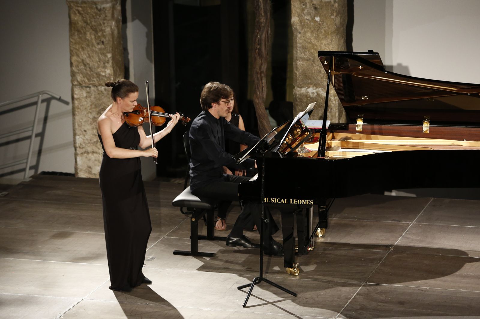 Las imágenes del recital del violinista Jolente De Maeyer y el pianista Nikolaas Kende