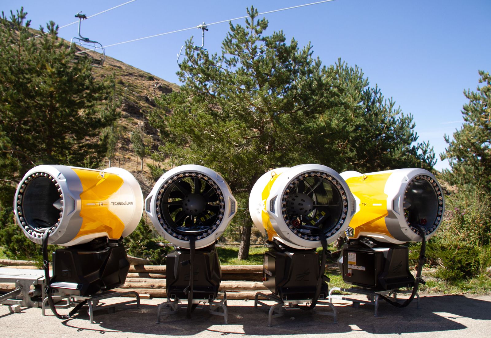 Cañones TR10 (móviles), preparados para su intalación